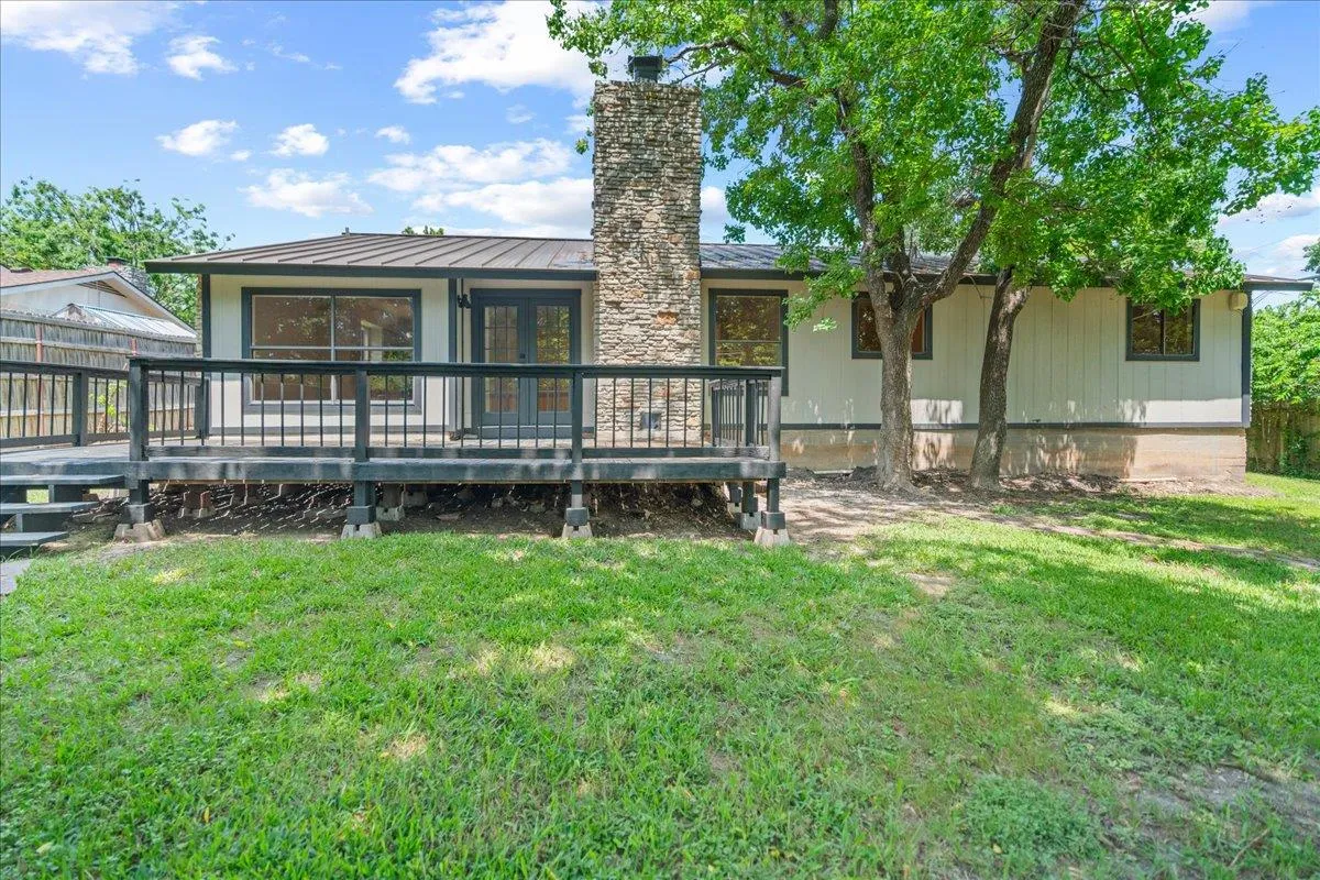 Photo 4 of 2305 DONNA DR