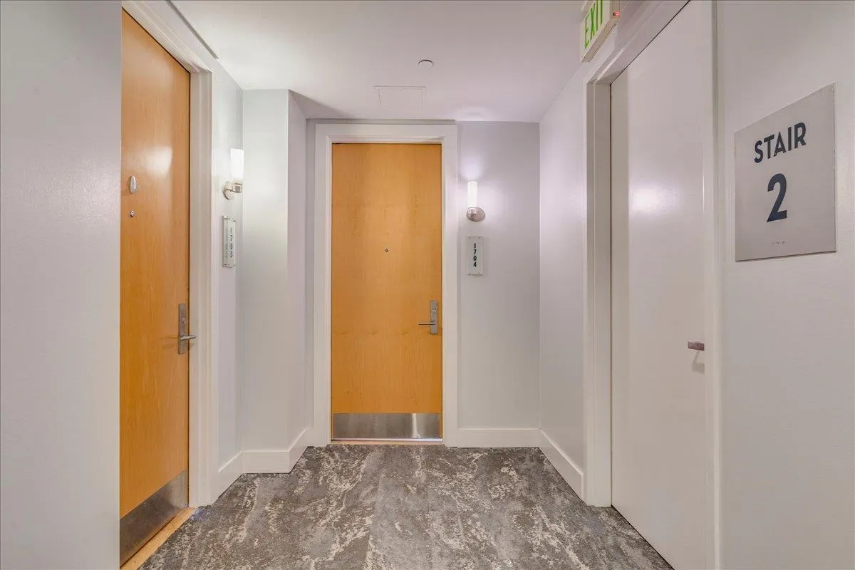 Photo 5 of 603 DAVIS ST #1704