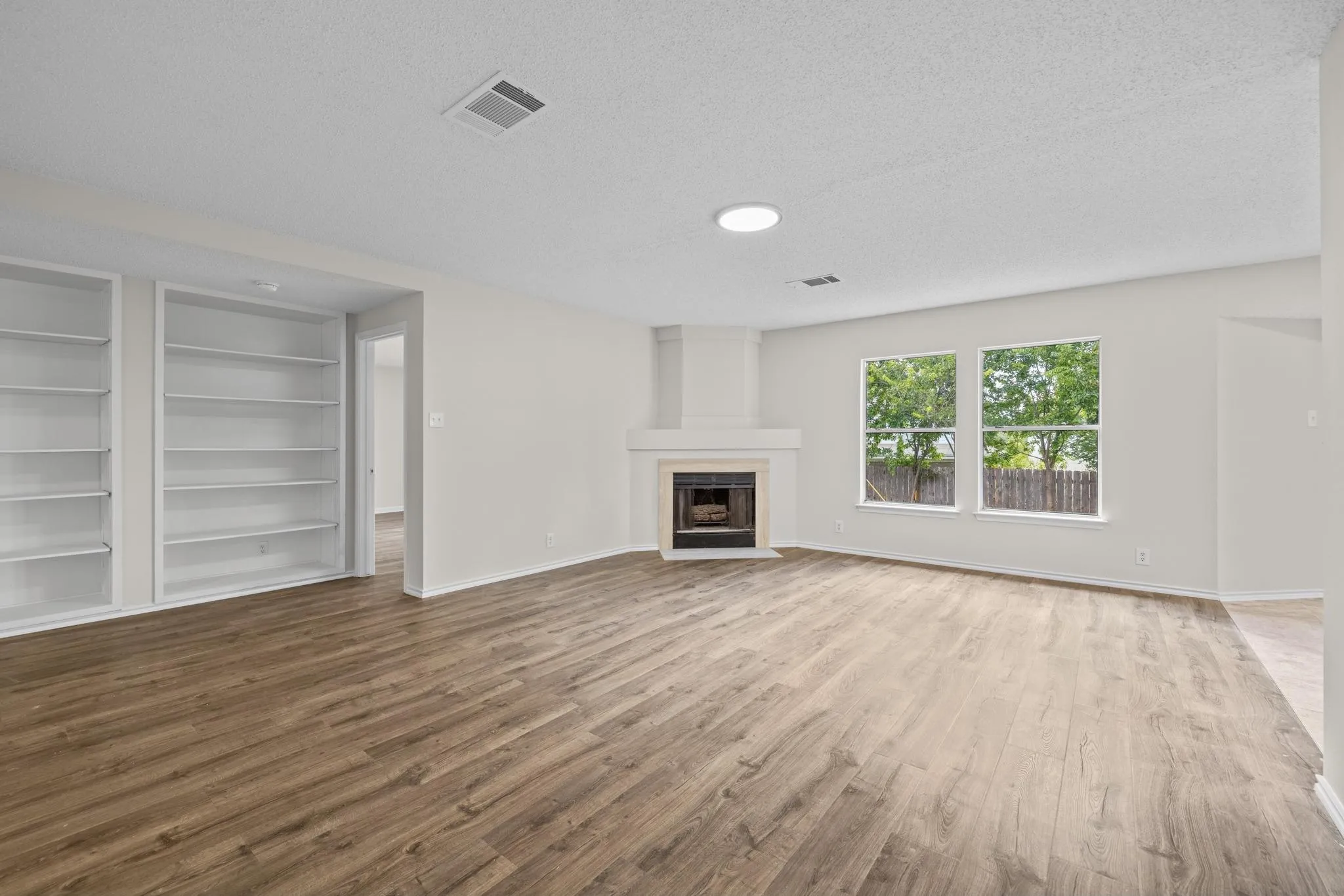 Photo 5 of 708 JUSTEFORD DR