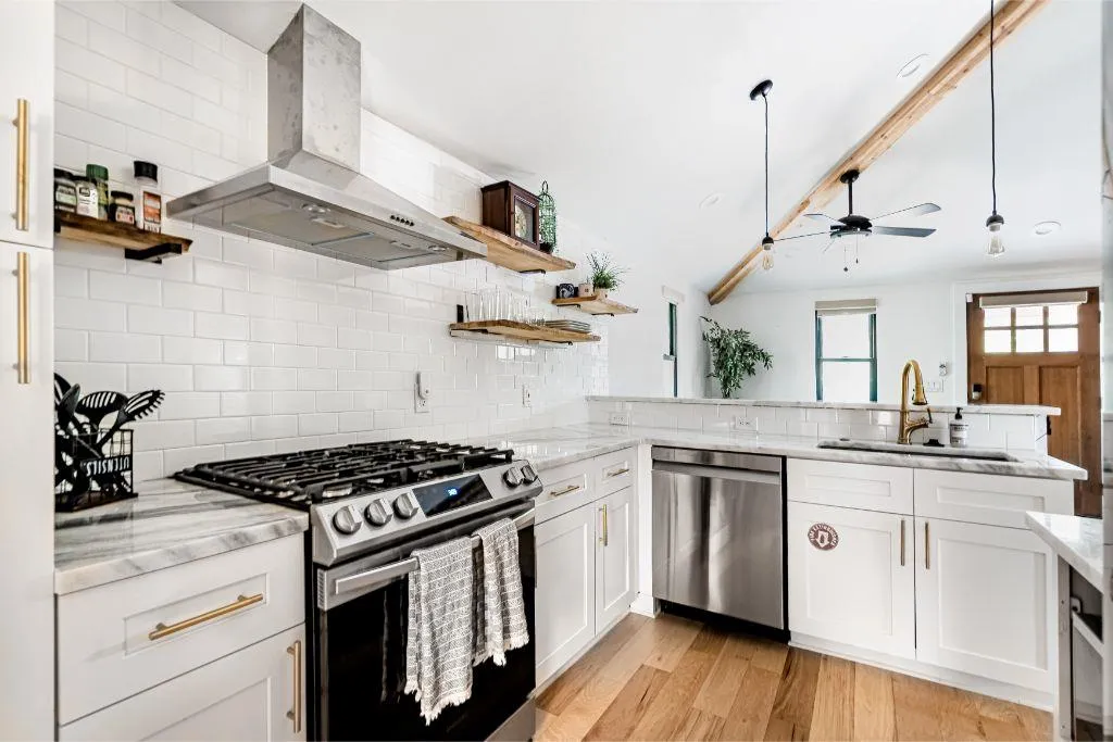 Photo of 1911 COLLEGE ROW, Austin, TX, 78702