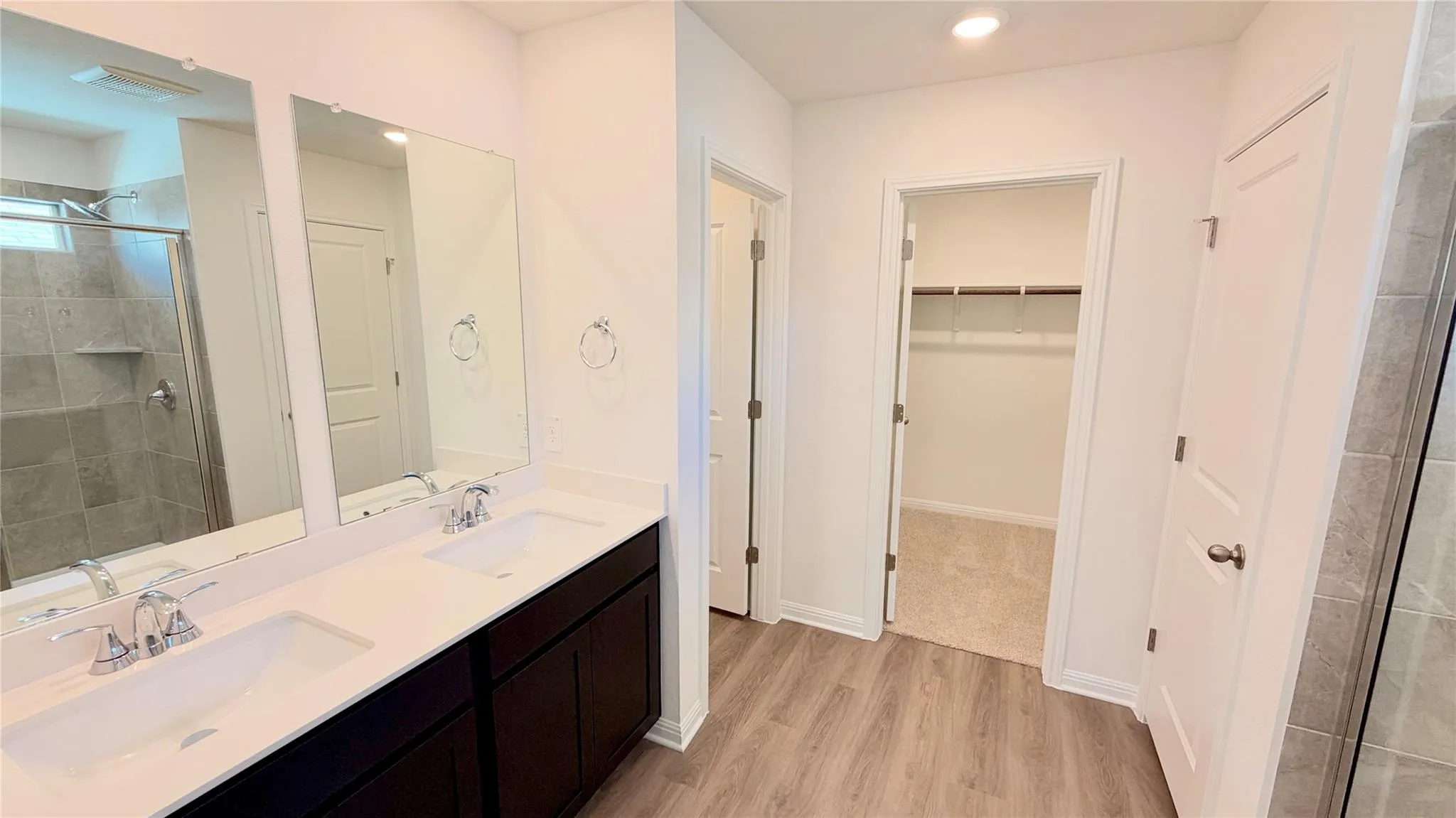 Photo 4 of 12424 SAINT THOMAS DR