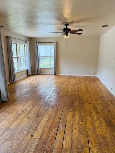 Photo 4 of 2705 SHERWOOD LN