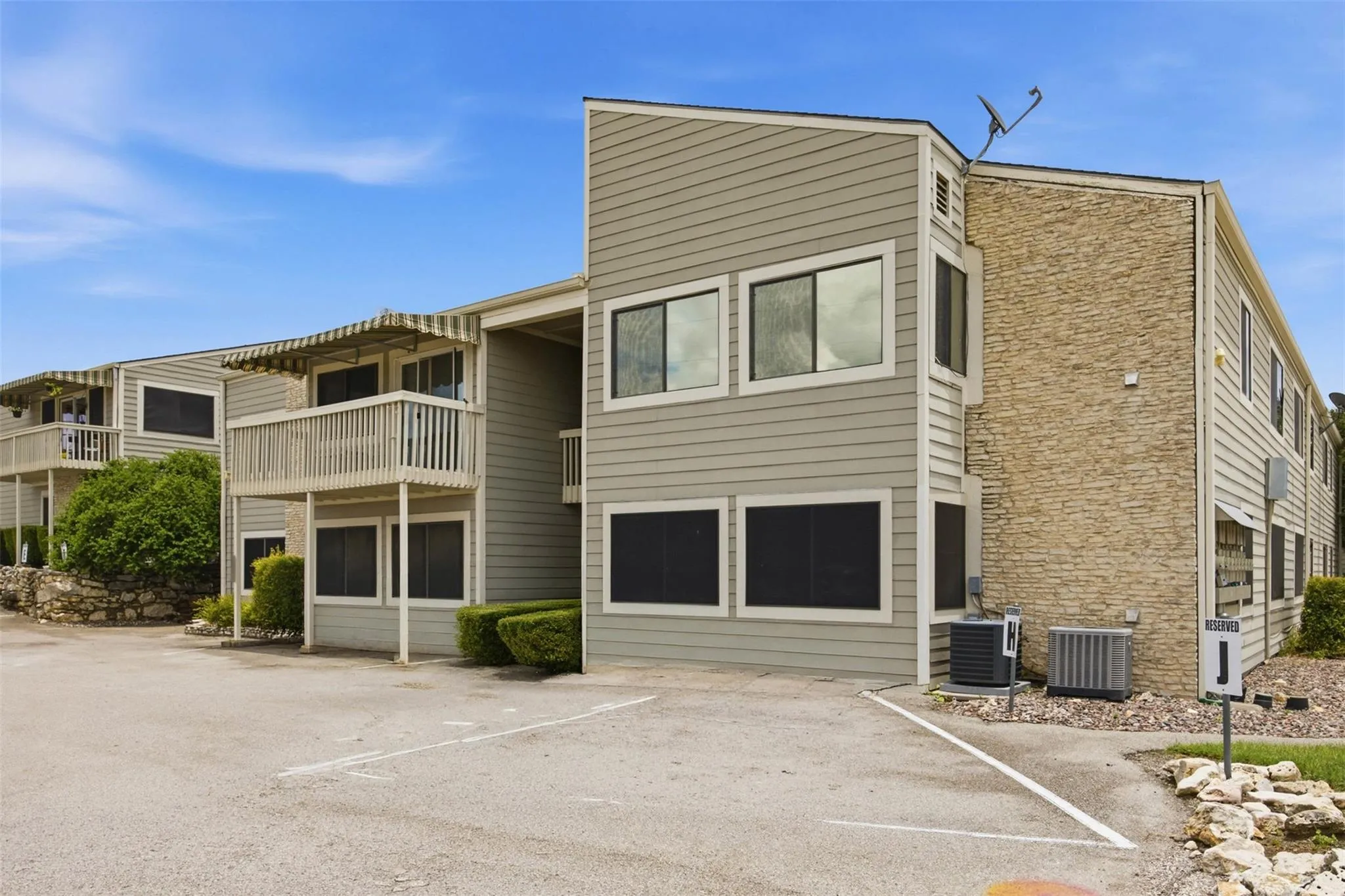 Photo of 5801 THUNDERBIRD ST #B-22, Lago Vista, TX, 78645
