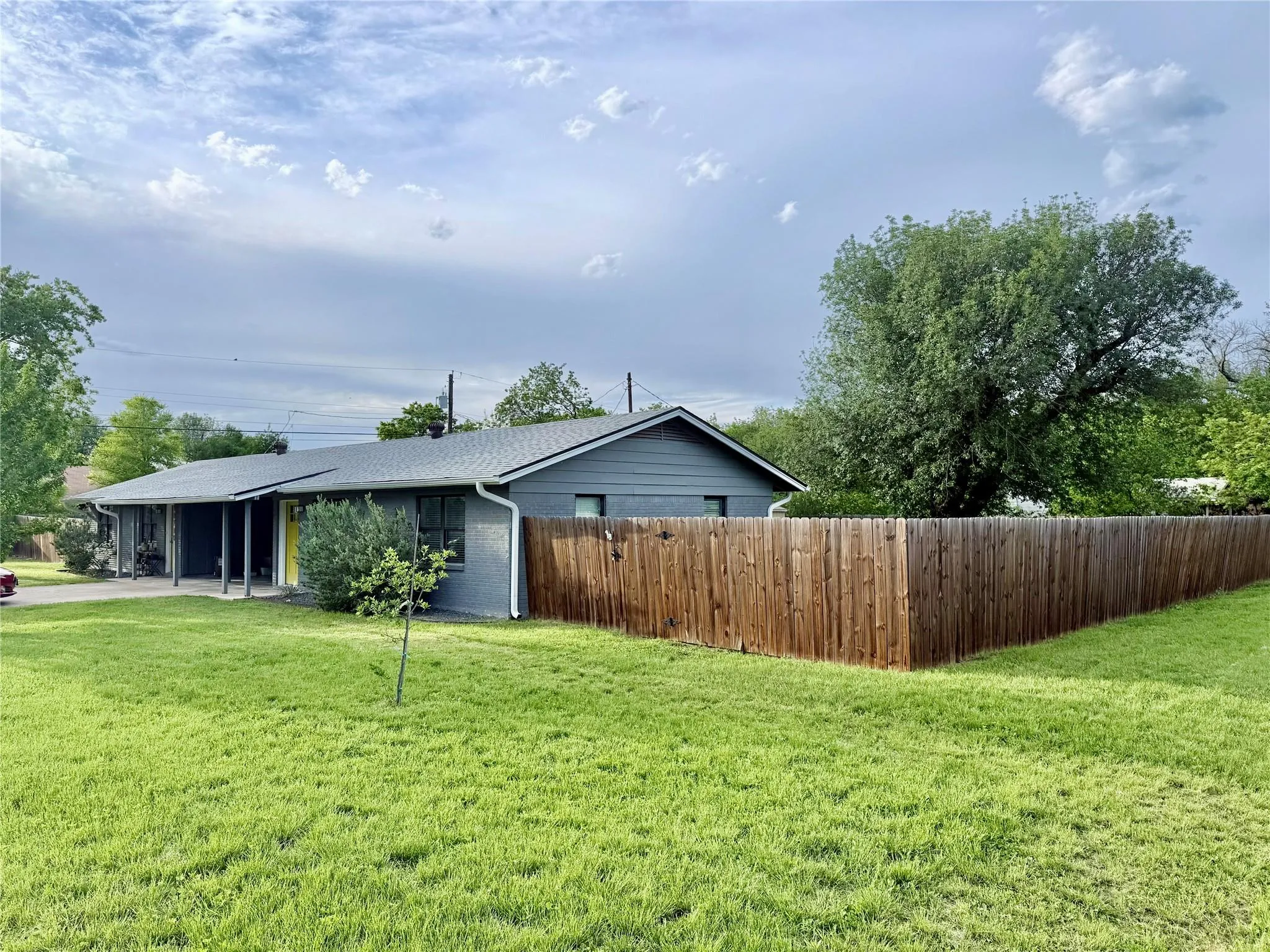 Photo 2 of 10700 PLAINS TRL