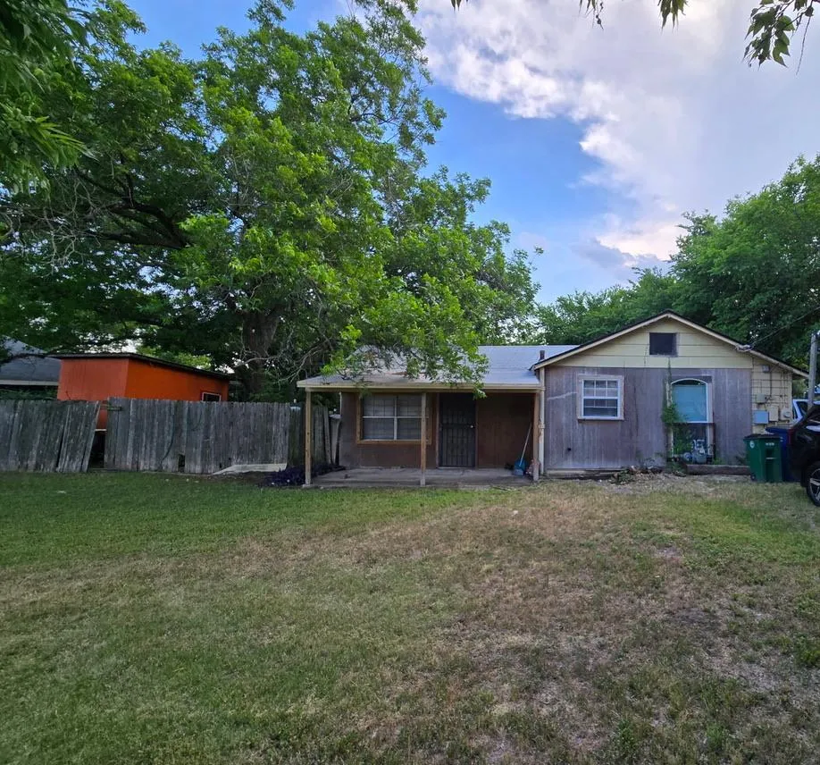 Photo of 2703 WHELESS LN, Austin, TX, 78723