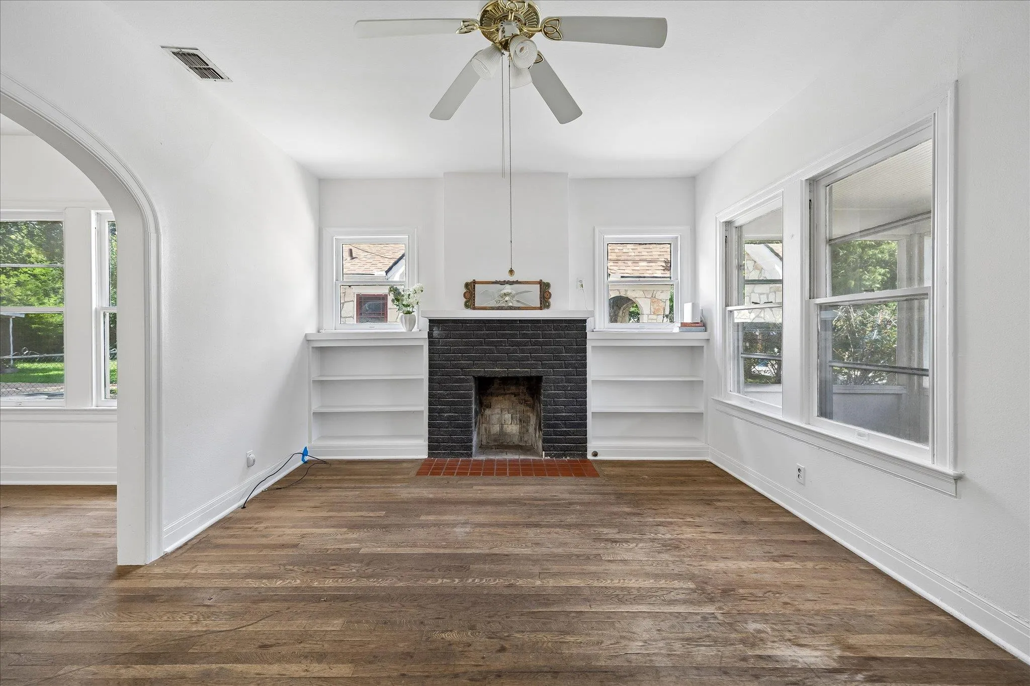 Photo 5 of 3906 BECKER AVE