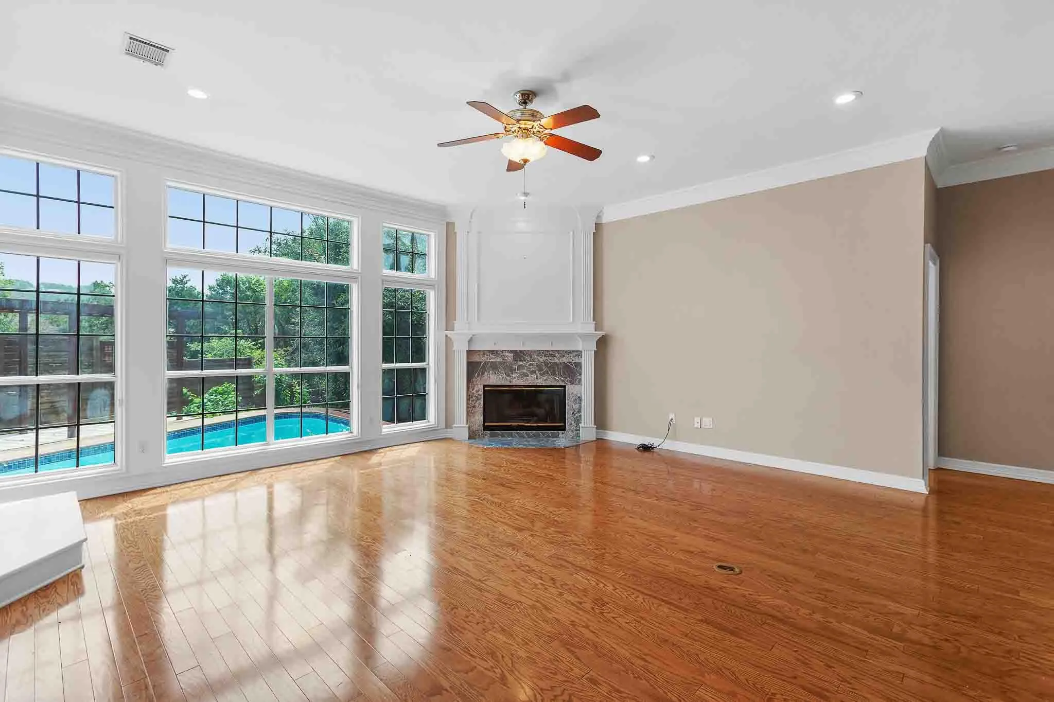 Photo 5 of 10609 SKYFLOWER DR