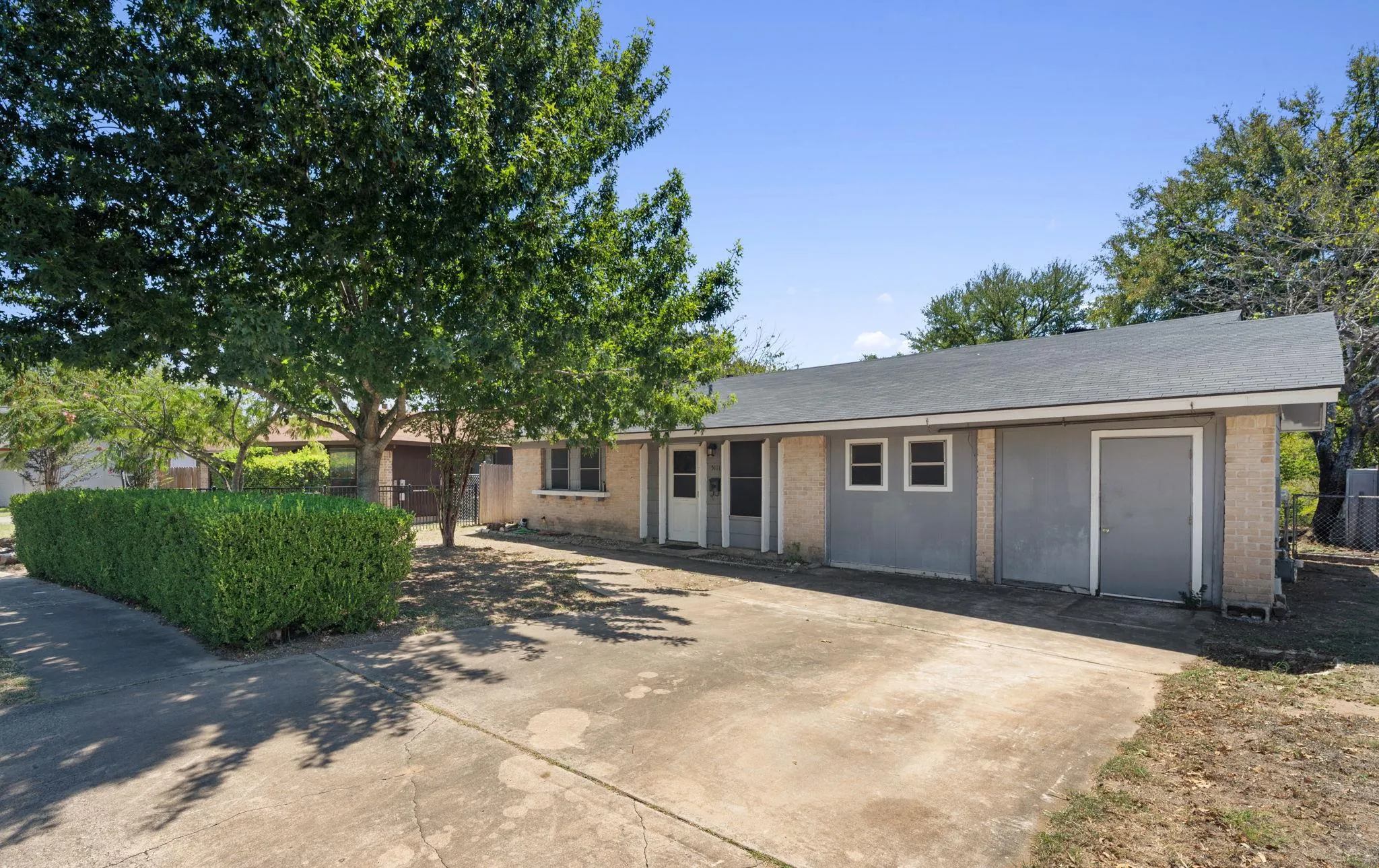 Photo 2 of 5111 MEADOW CREEK DR