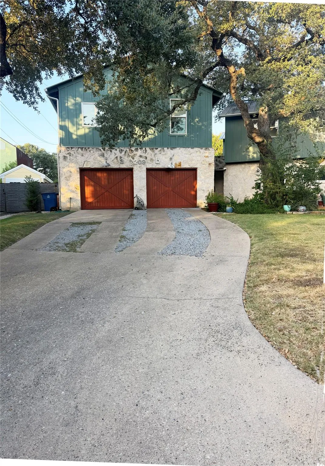 Photo 2 of 209 PARK LN #A