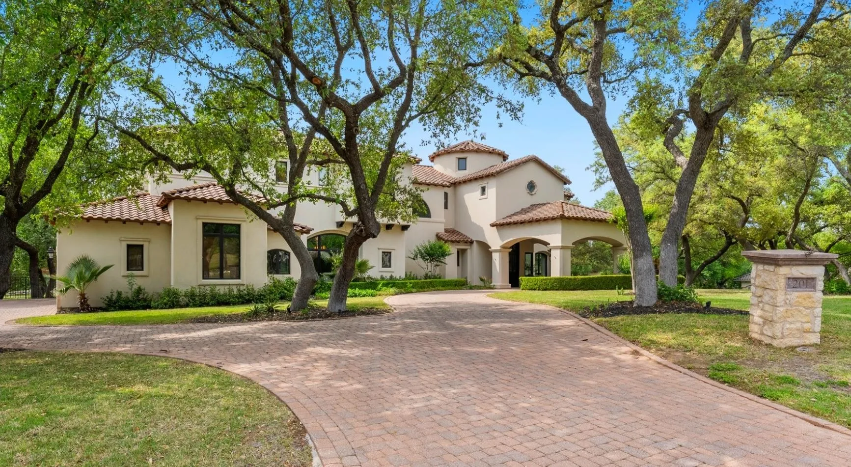 Photo of 201 COSTA BELLA DR, Austin, 78734
