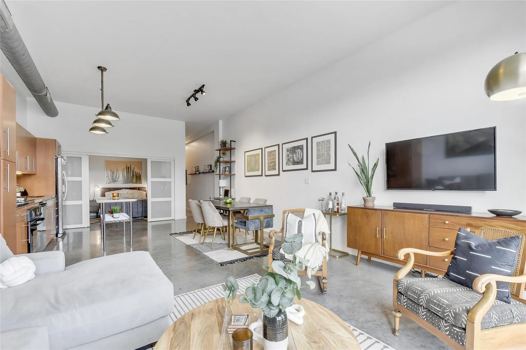Photo 5 of 2124 E 6TH ST E #205