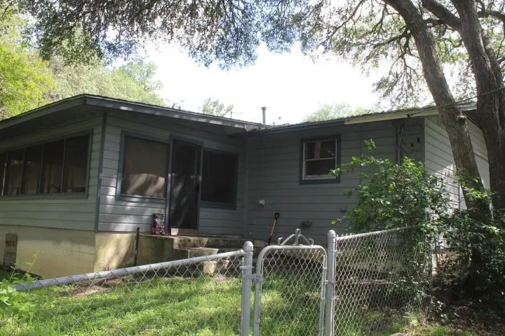 Photo 5 of 1306 ALAMO ST