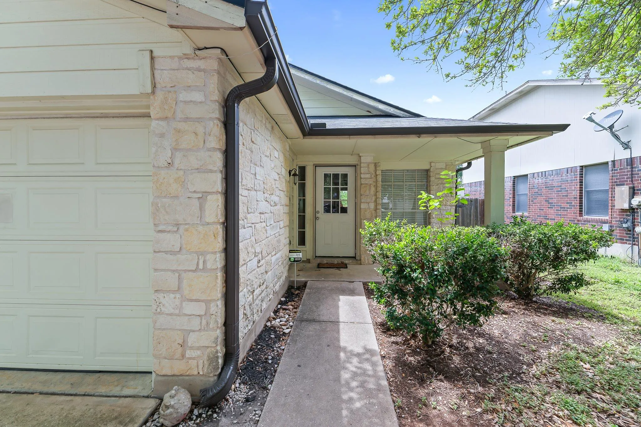 Photo 3 of 14320 TEACUP LN