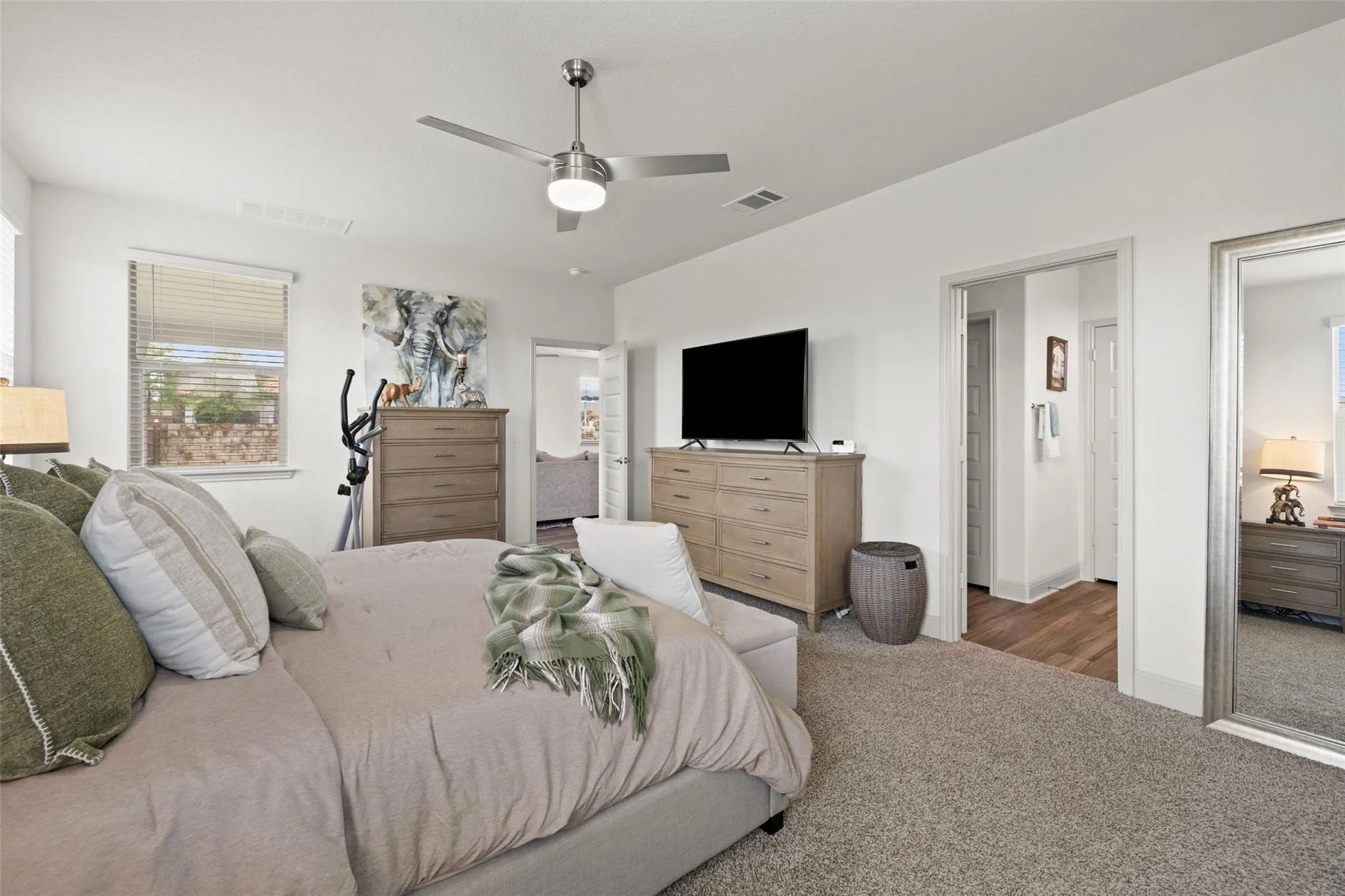Photo 4 of 16401 CORATINA DR