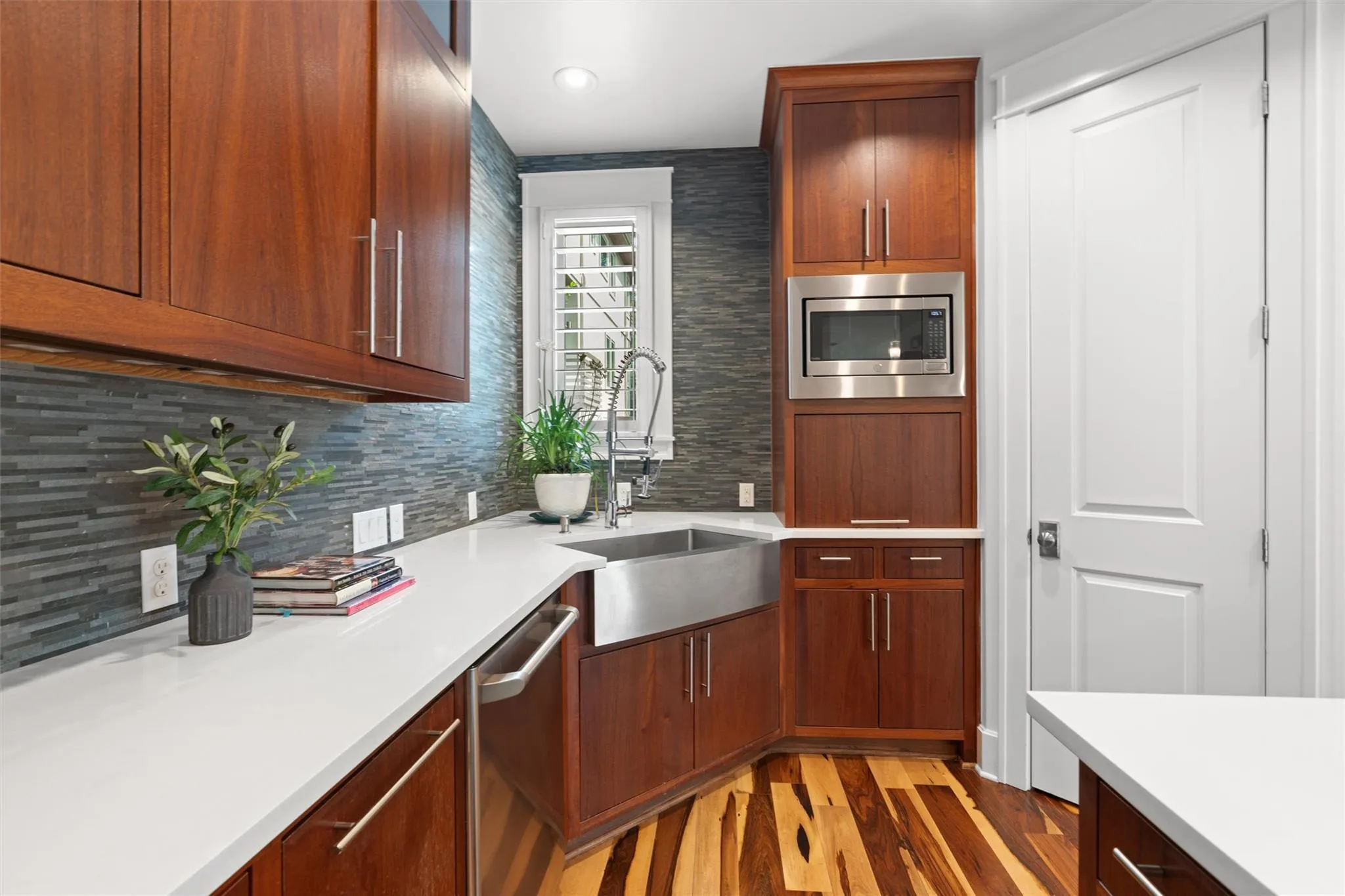 Photo 2 of 1227 NEWNING AVE #10
