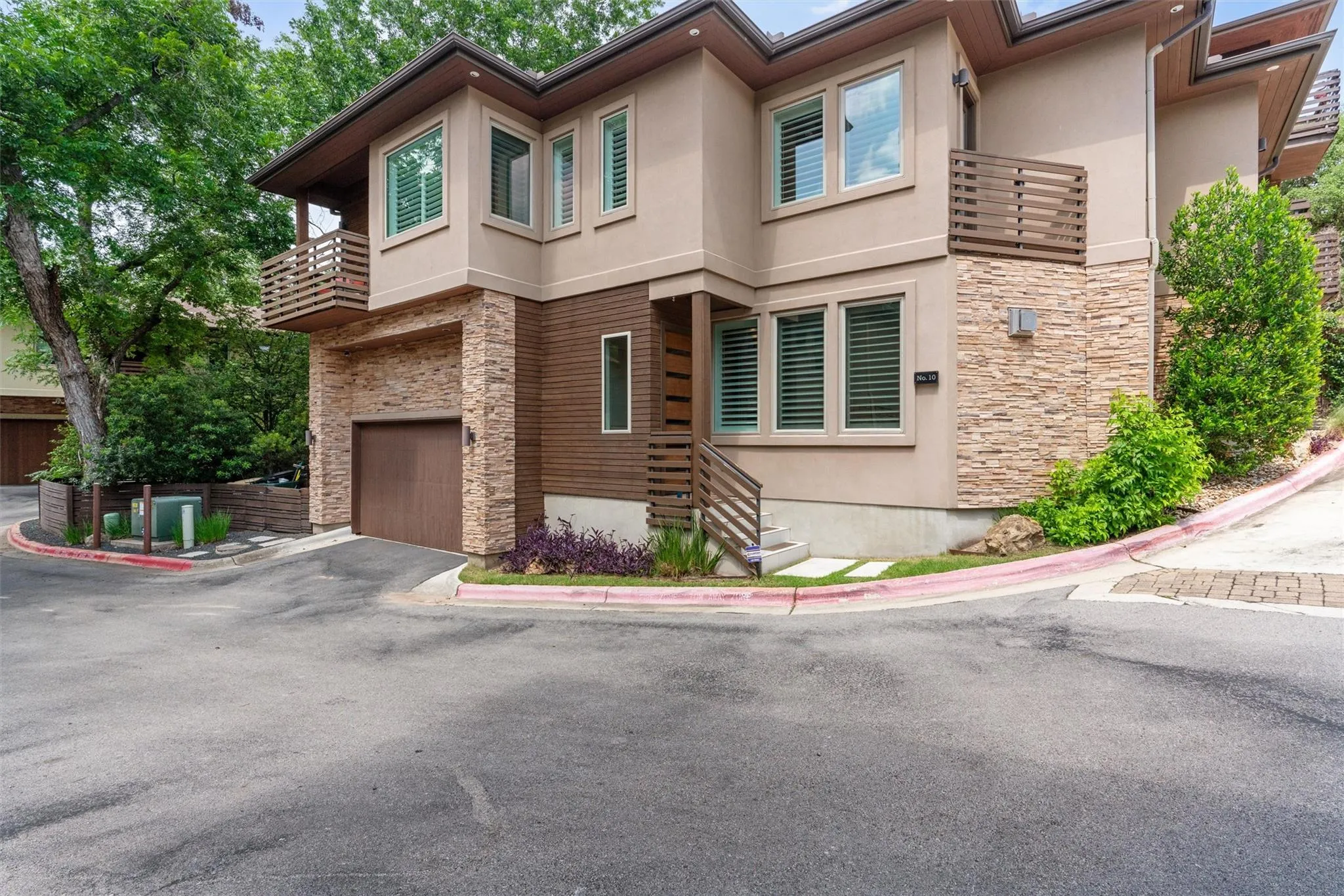 Photo 5 of 1227 NEWNING AVE #10