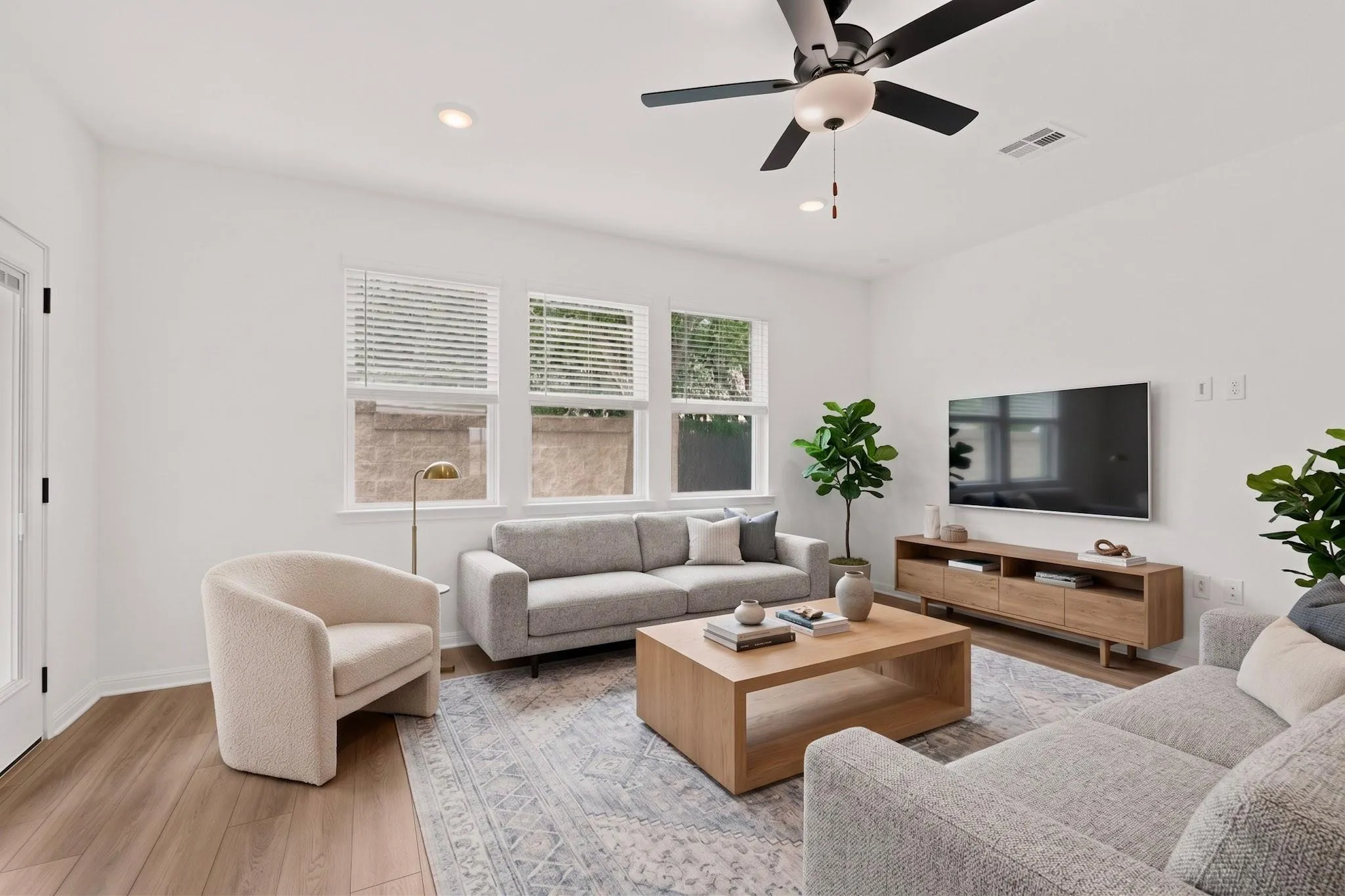 Photo 3 of 1411 IBERVILLE DR #30