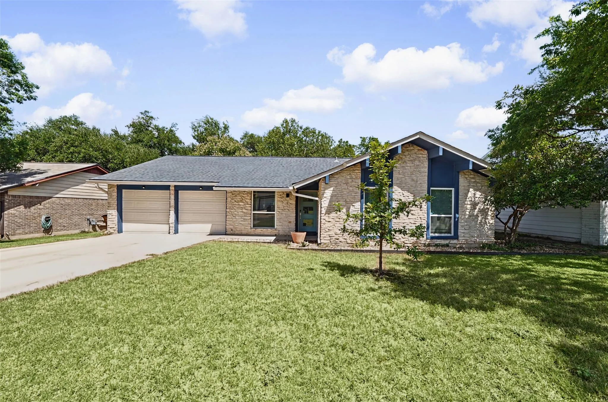 Photo of 9007 W POINTER LN, Austin, TX, 78758