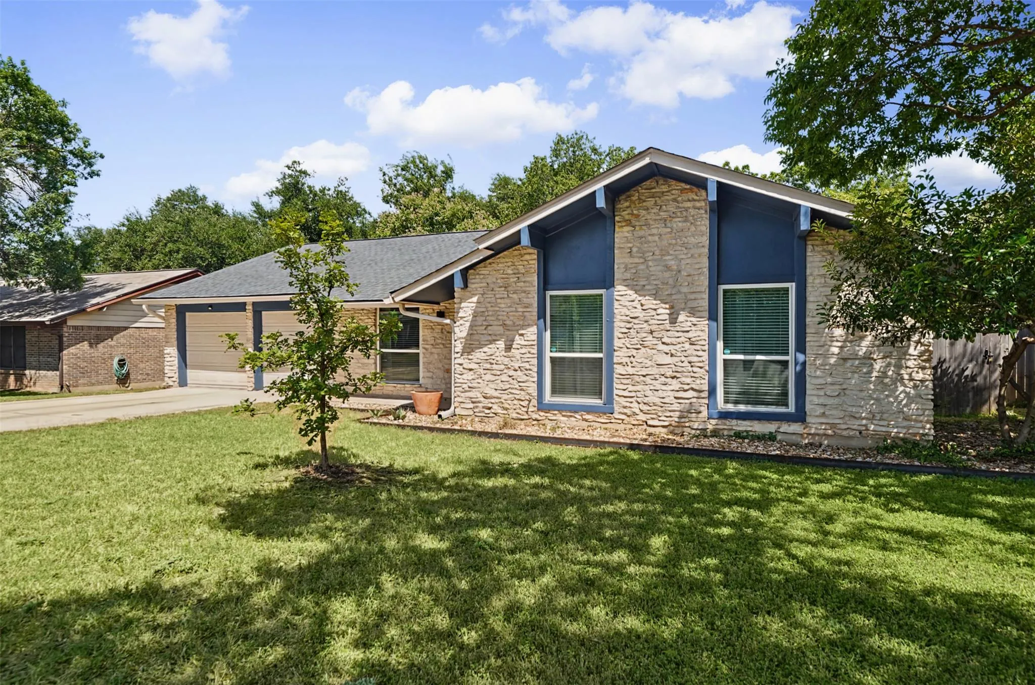 Photo of 9007 W POINTER LN, Austin, TX, 78758