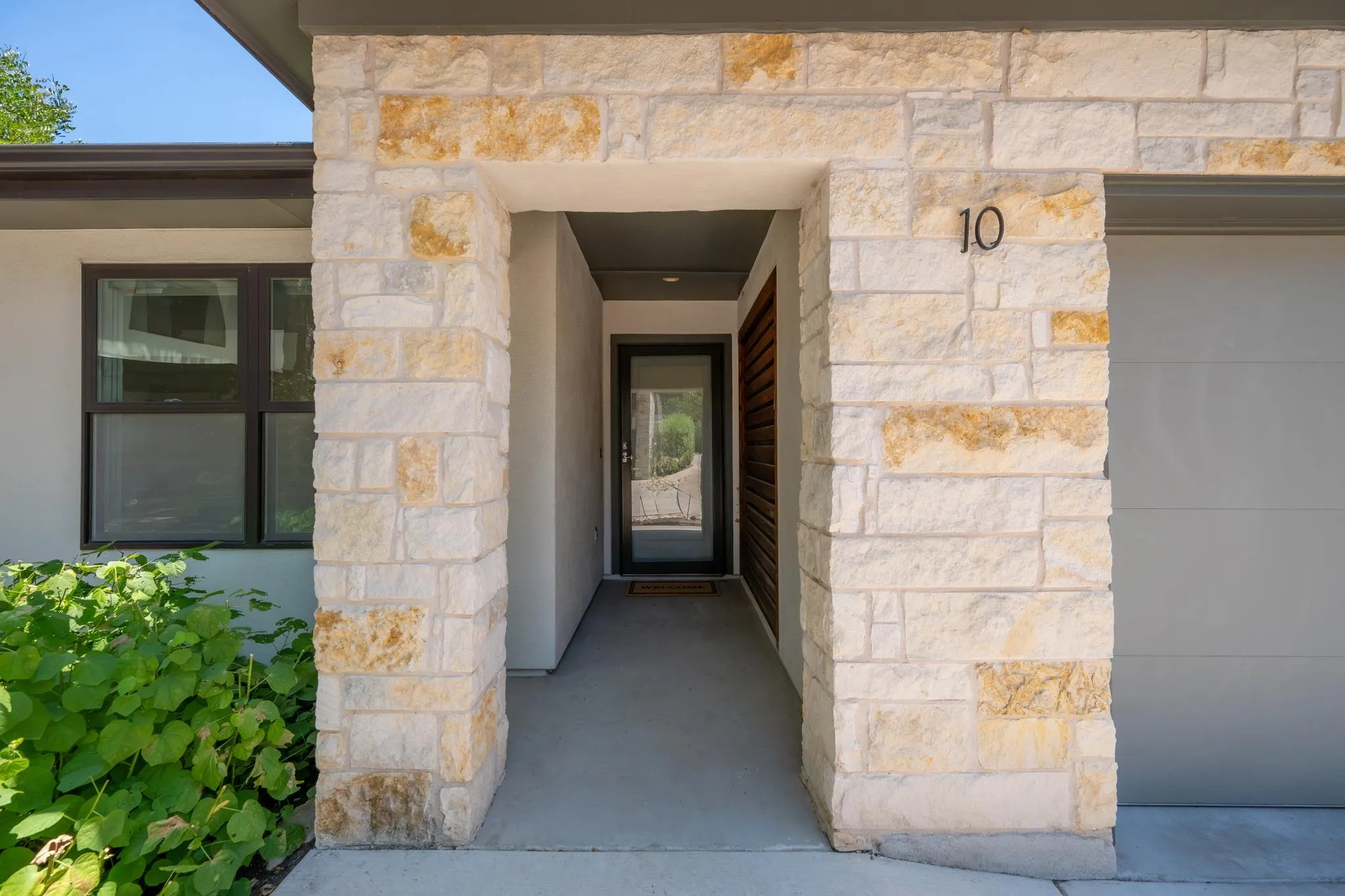 Photo 4 of 1303 AZIE MORTON RD #10