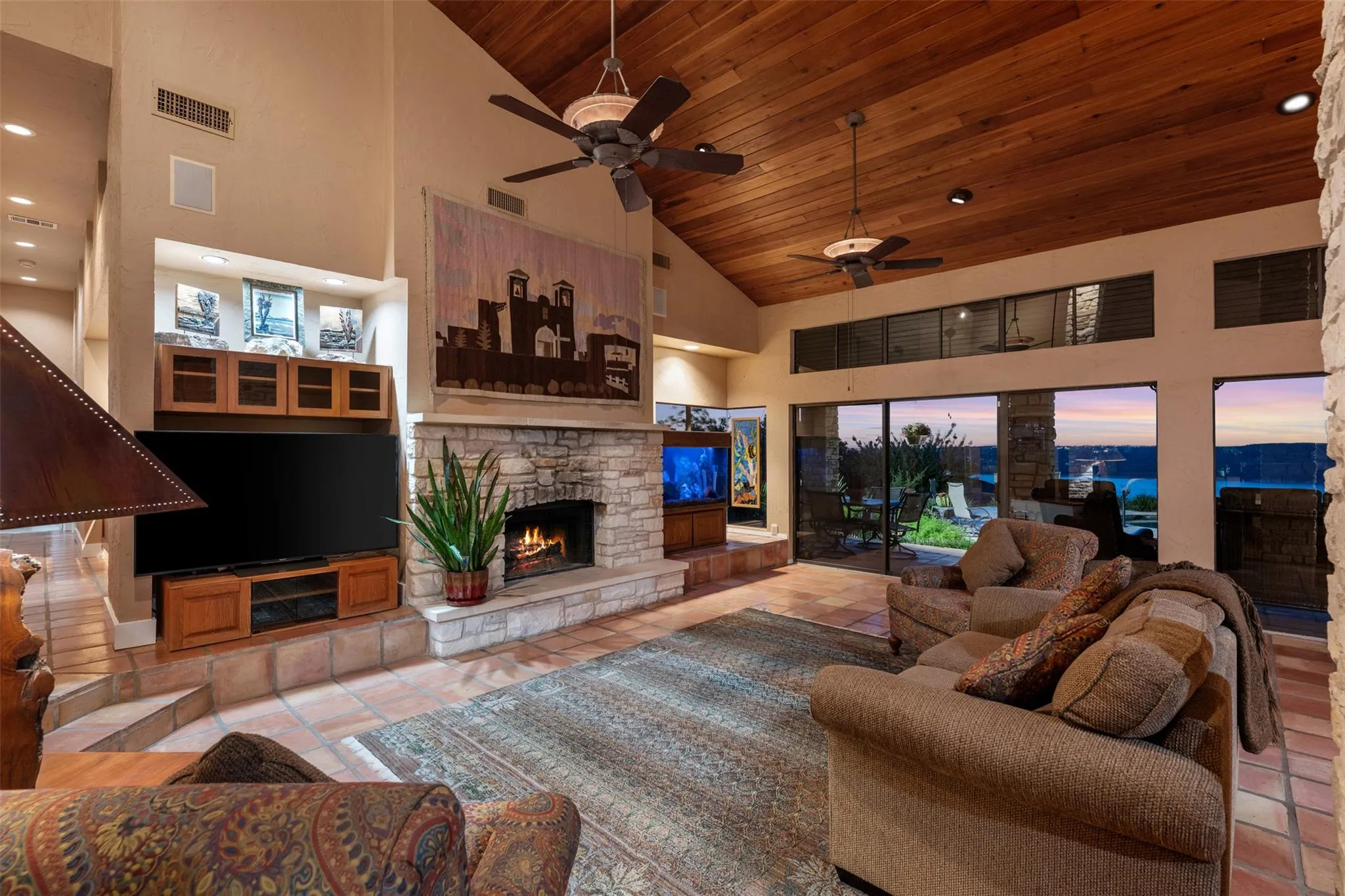Photo 4 of 12609 LYNDON DR