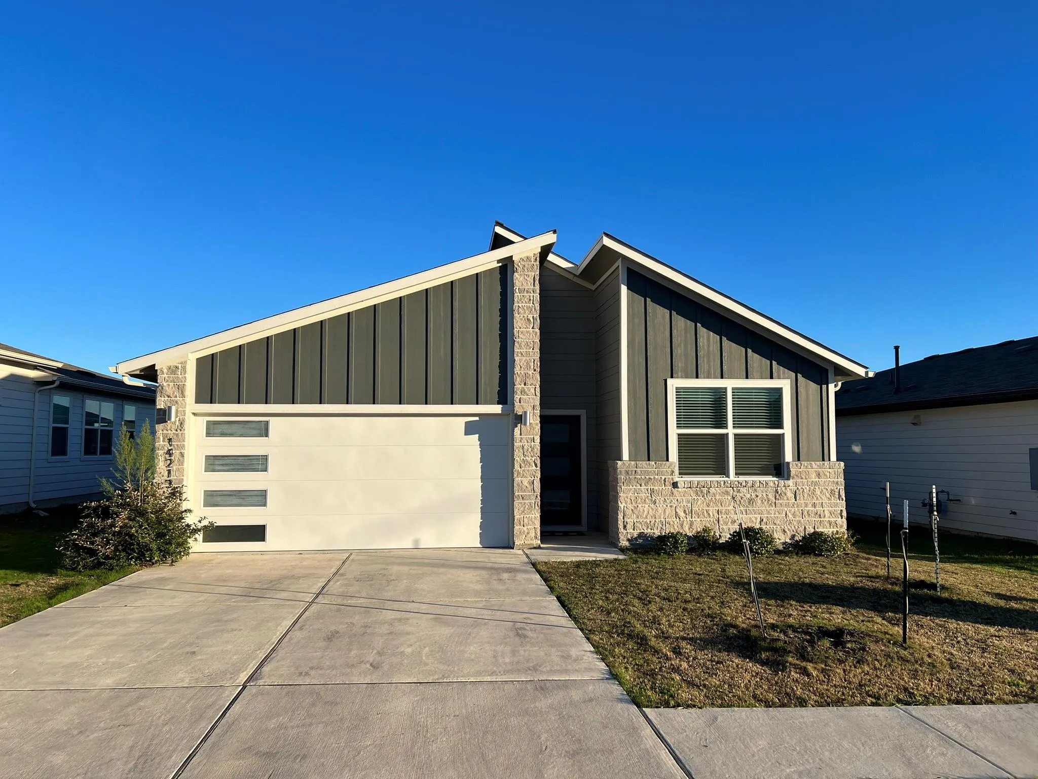 Photo 2 of 14213 CANTARRA DR