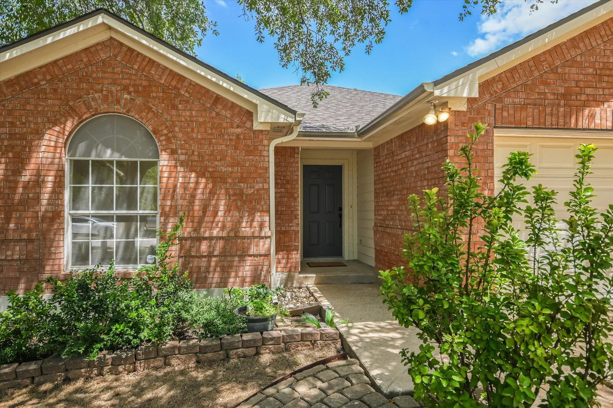 Photo 2 of 17913 MADDEN DR