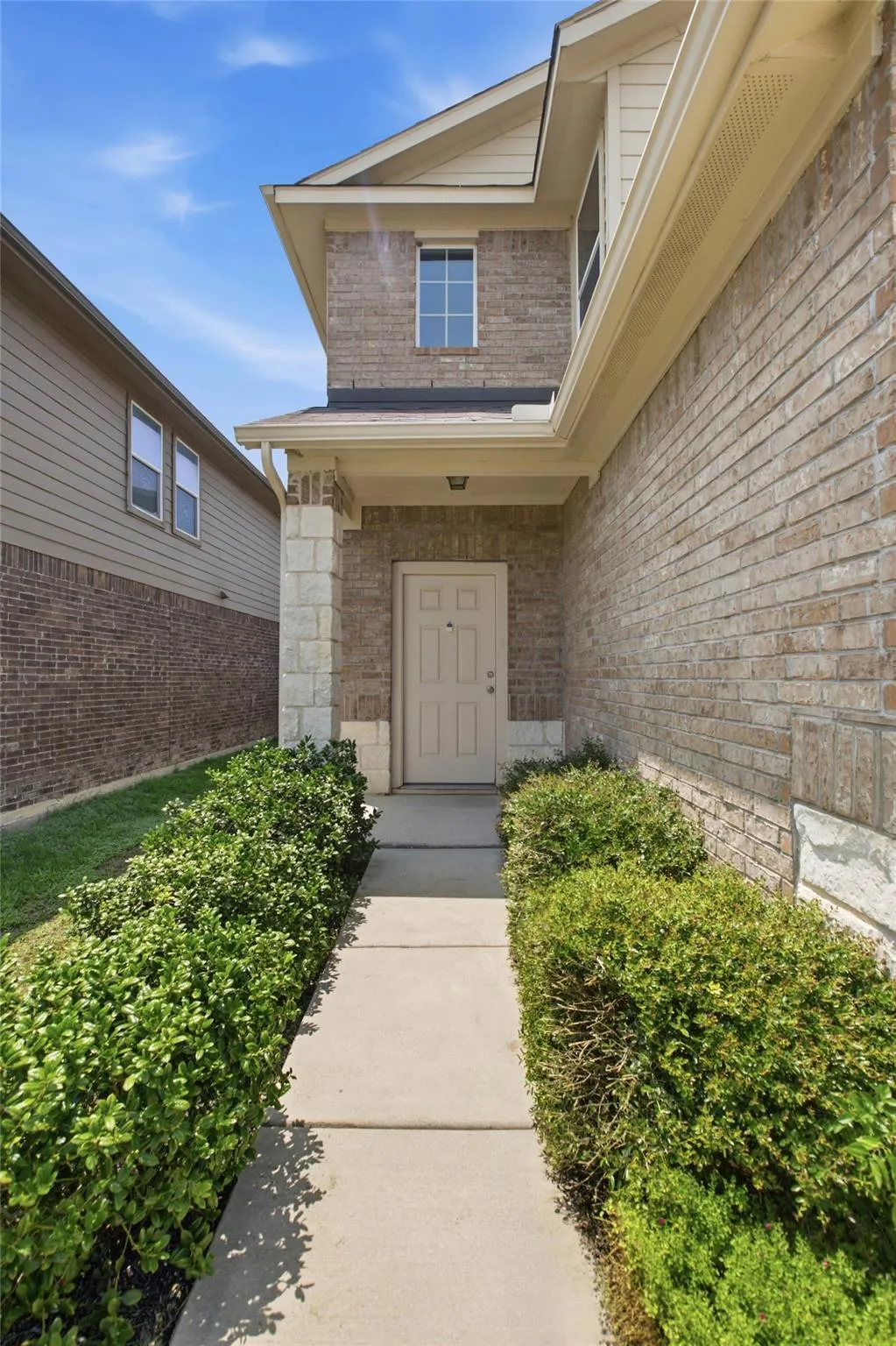 Photo 5 of 3305 ORTMAN DR