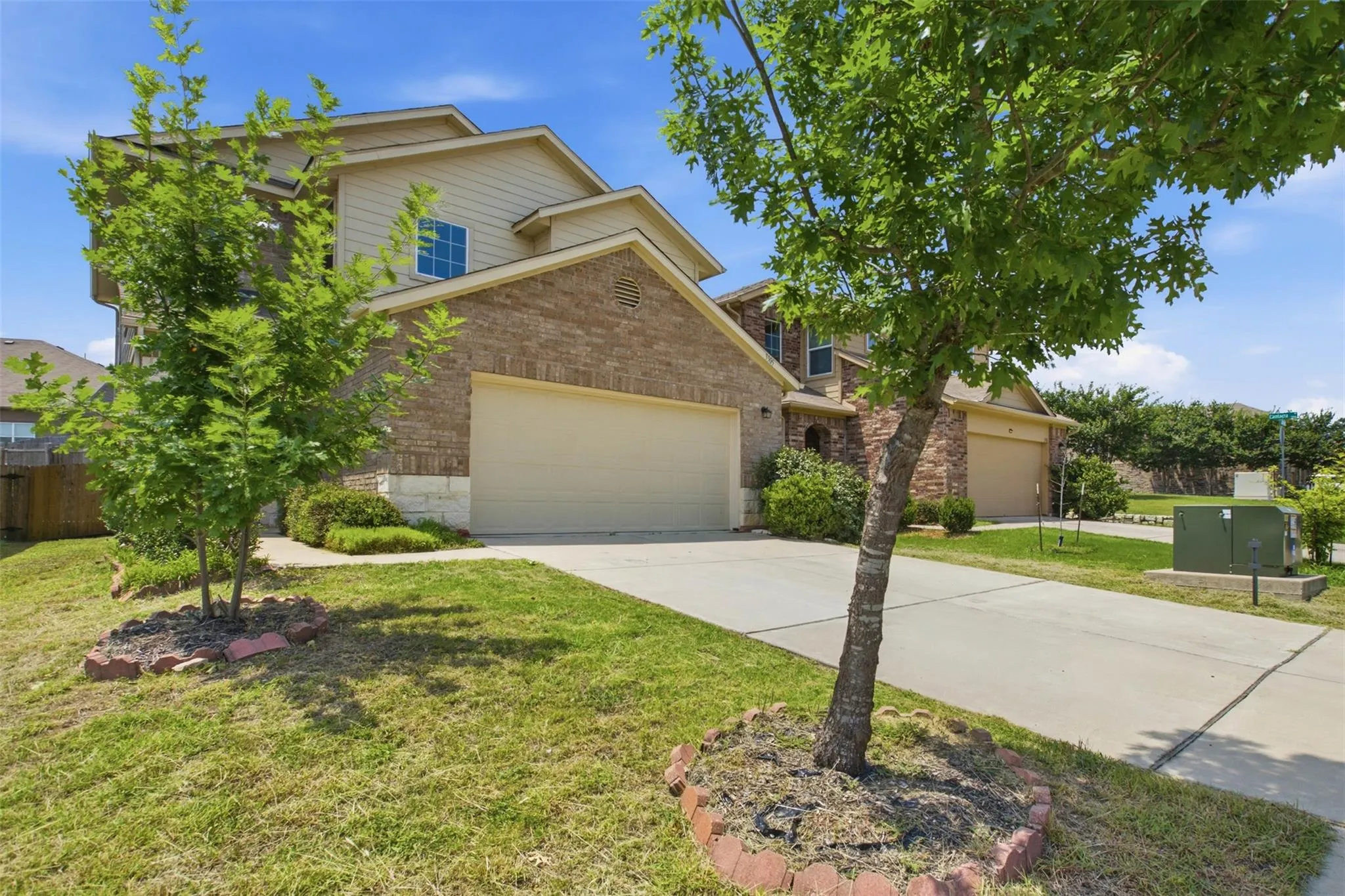 Photo 3 of 3305 ORTMAN DR