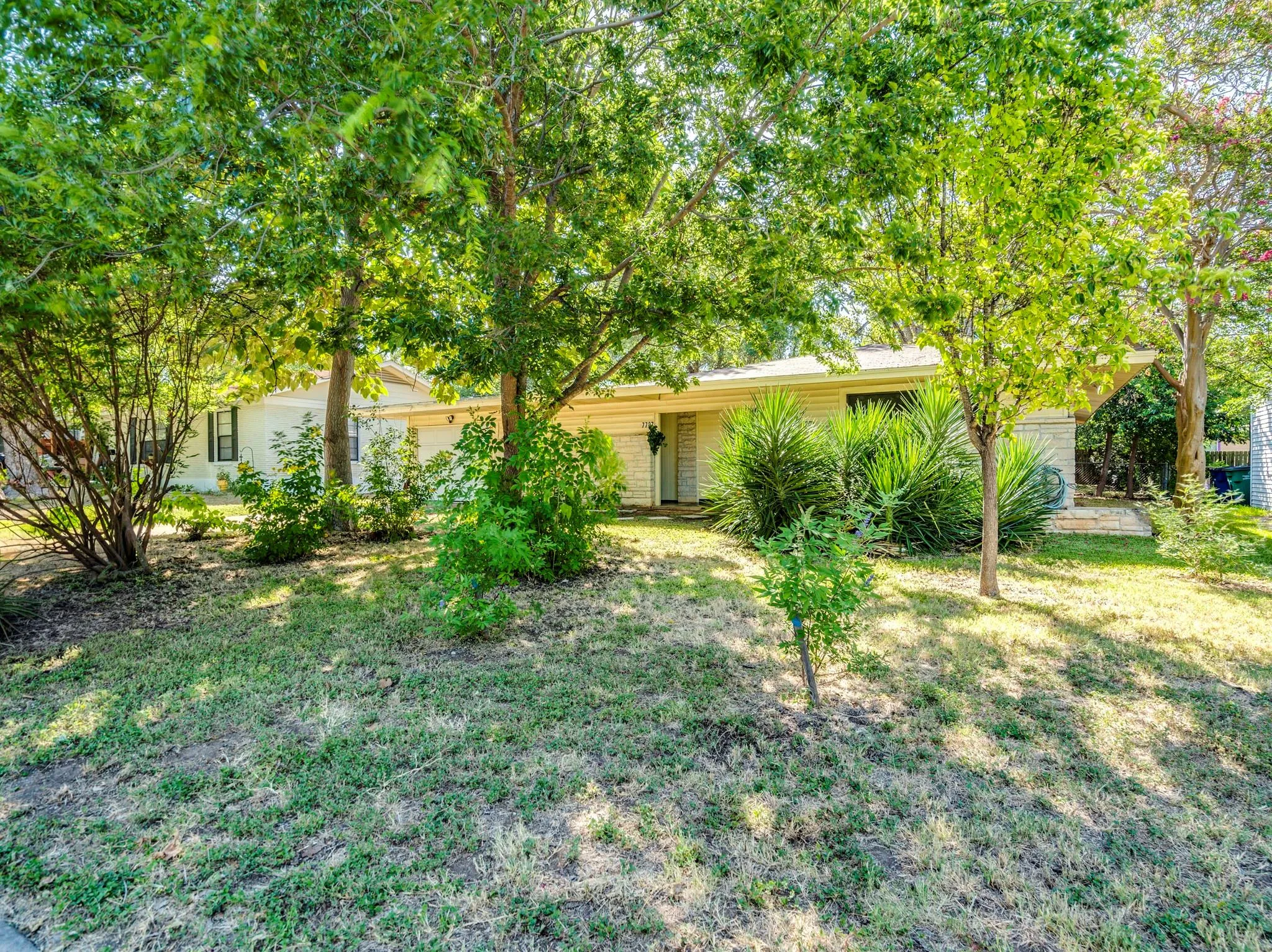 Photo 2 of 7707 TISDALE DR