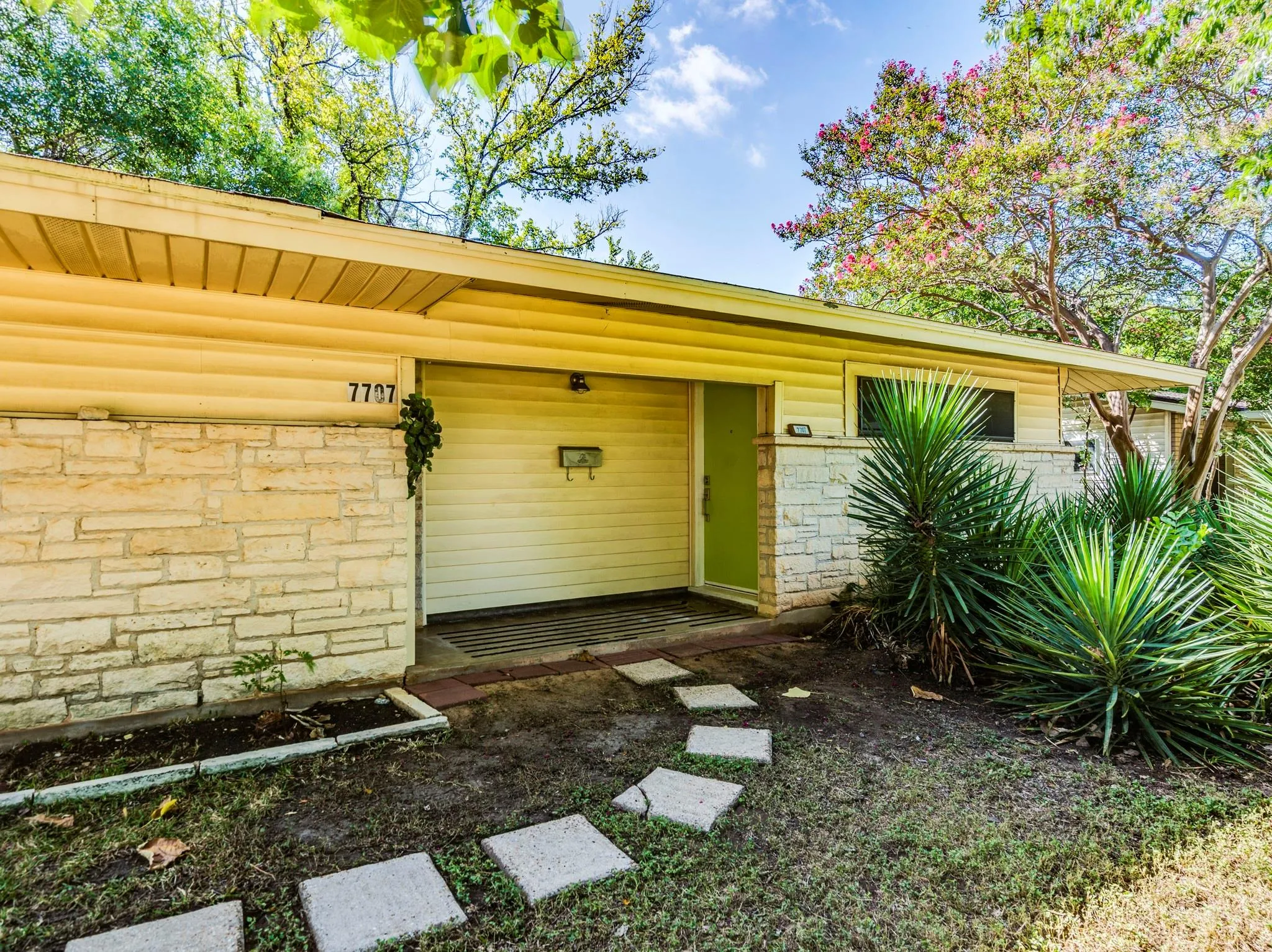 Photo 4 of 7707 TISDALE DR