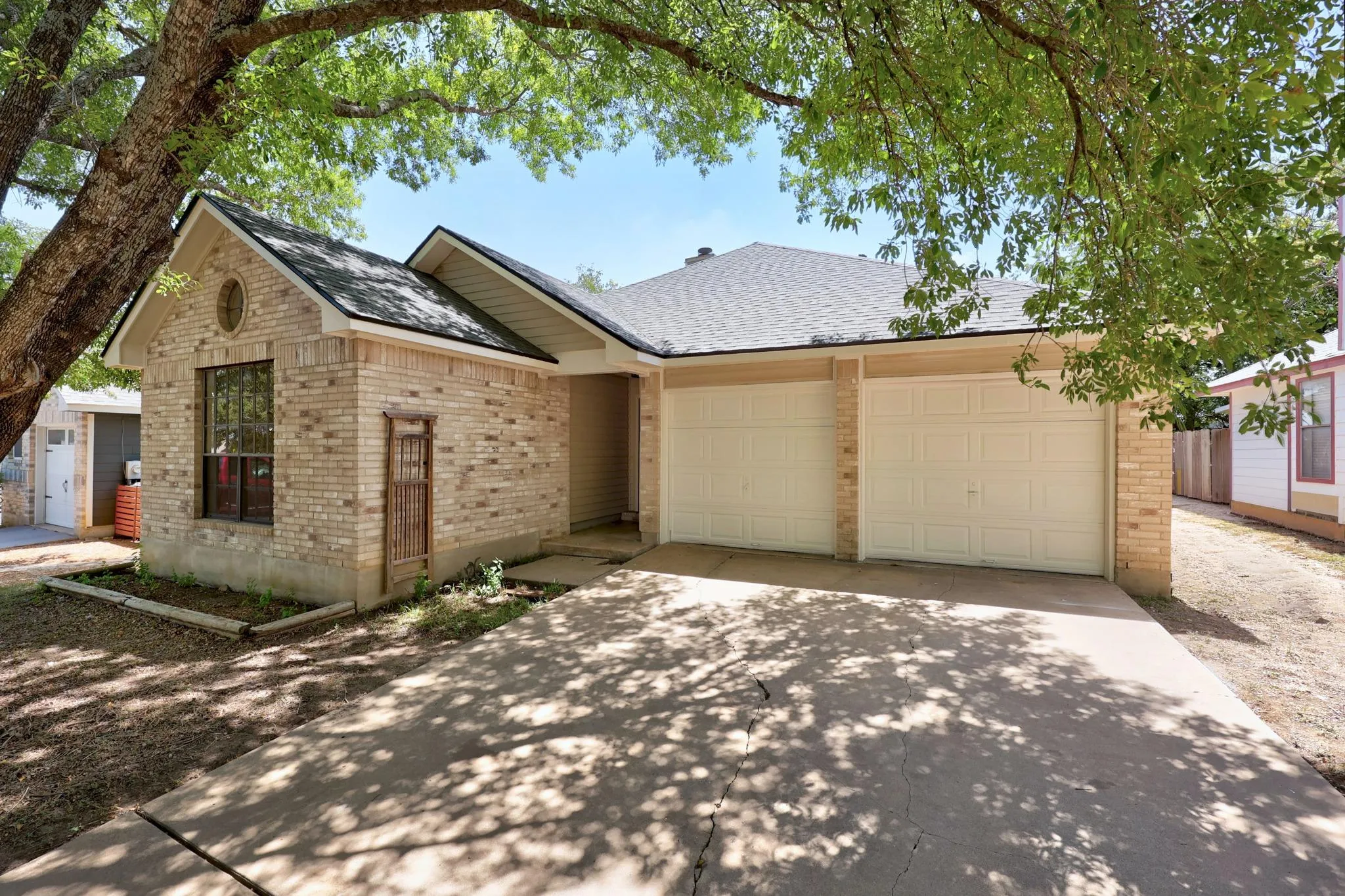 Photo 3 of 1511 LANTANA DR