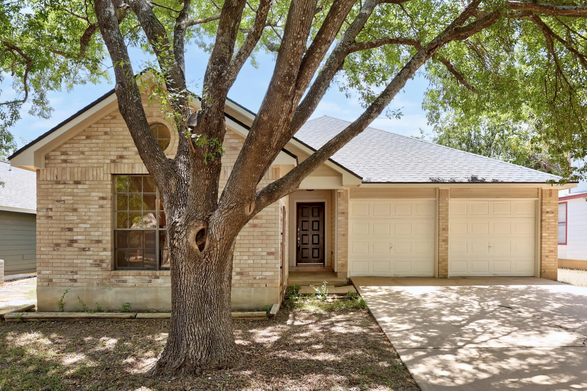 Photo 2 of 1511 LANTANA DR
