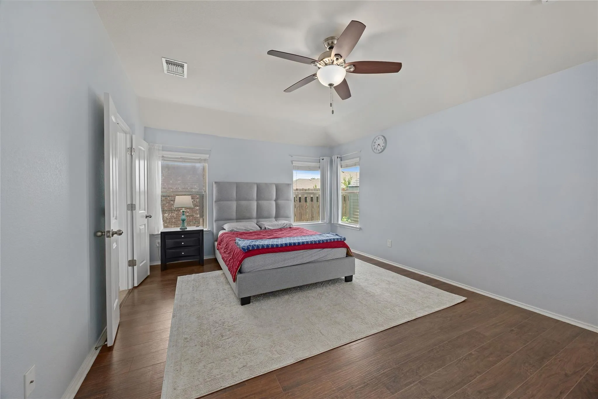 Photo 5 of 18717 LEIGH LN