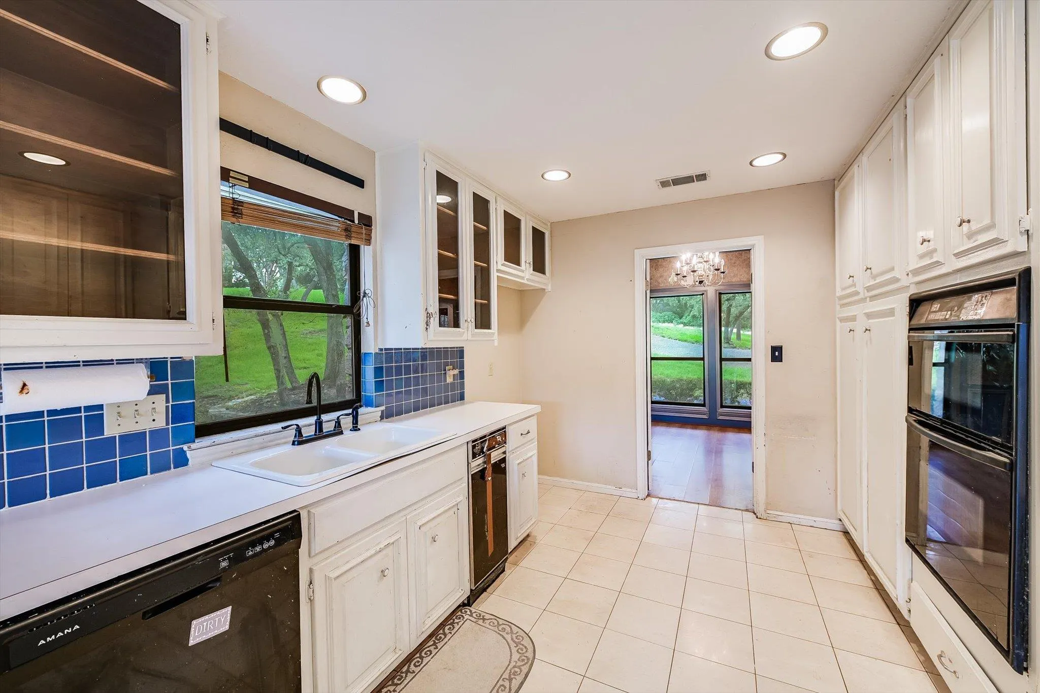Photo 5 of 4242 WESTLAKE DR
