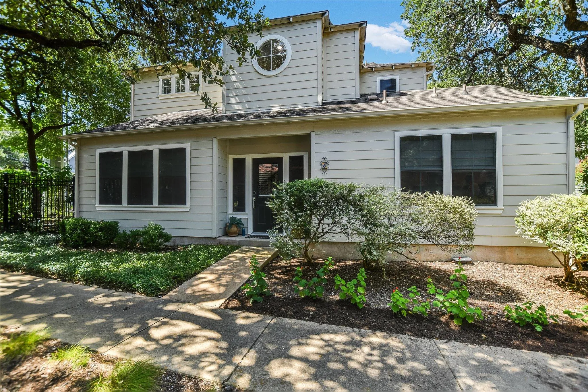 Photo 2 of 1011 BRODIE ST #8