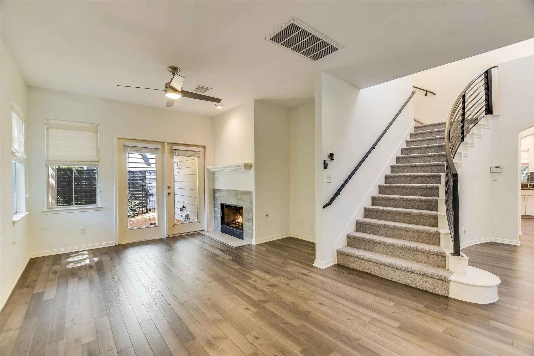 Photo 4 of 1011 BRODIE ST #8