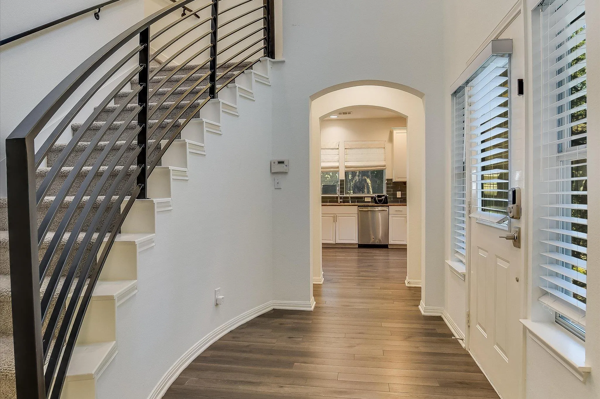 Photo 3 of 1011 BRODIE ST #8