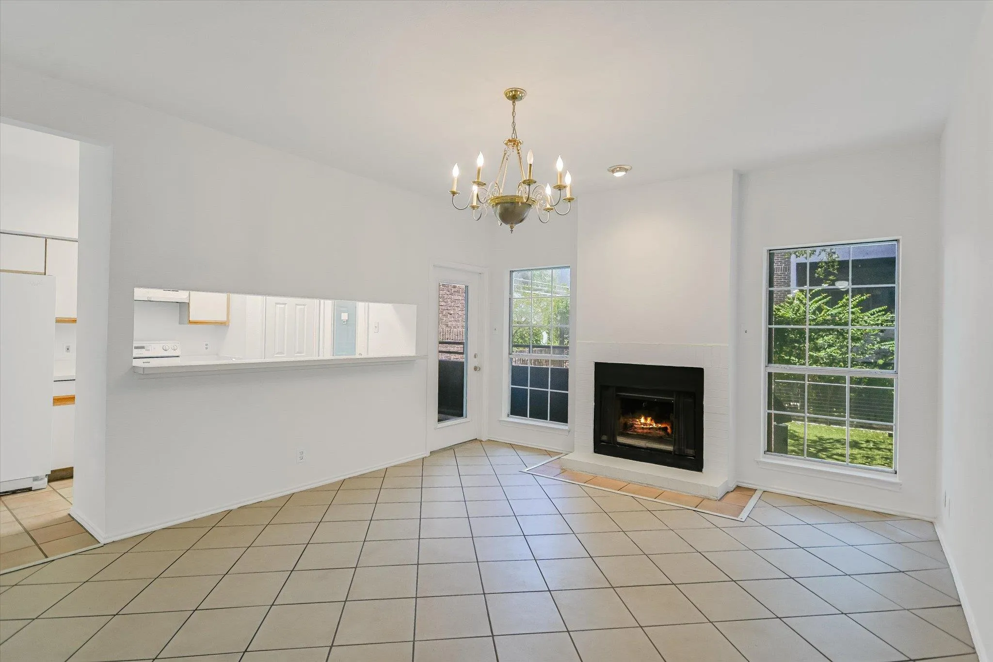 Photo 4 of 700 S 1ST ST #103