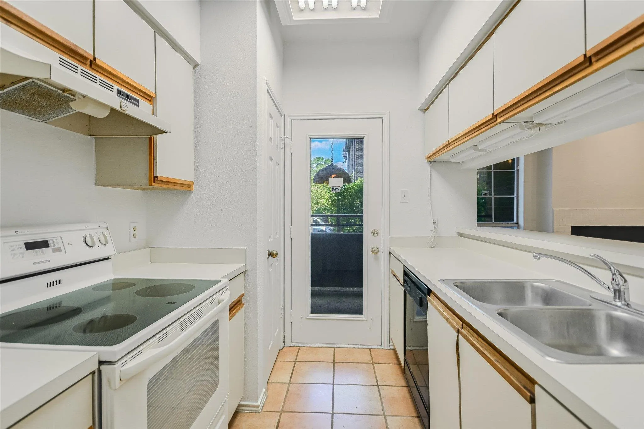 Photo 5 of 700 S 1ST ST #103
