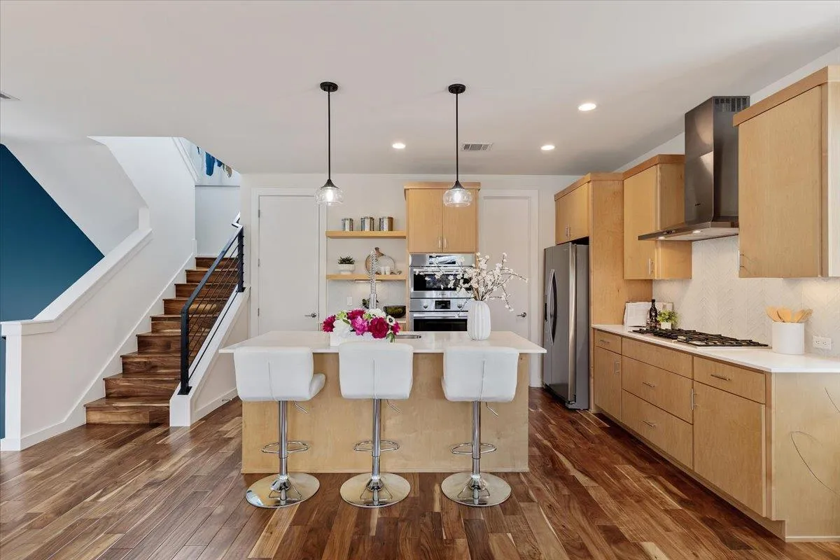 Photo 2 of 2301 BLUEBONNET LN #11