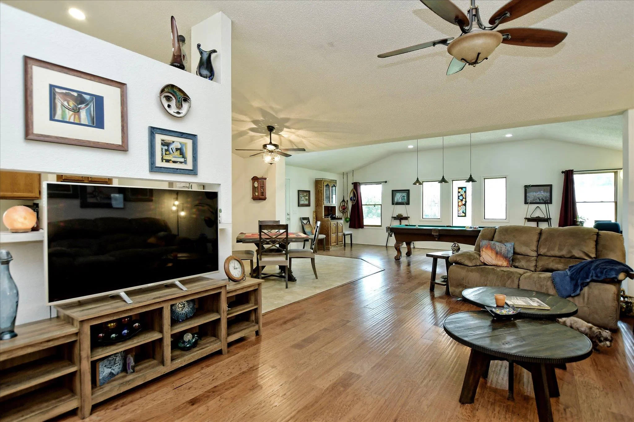 Photo 4 of 1002 W NOTON ST