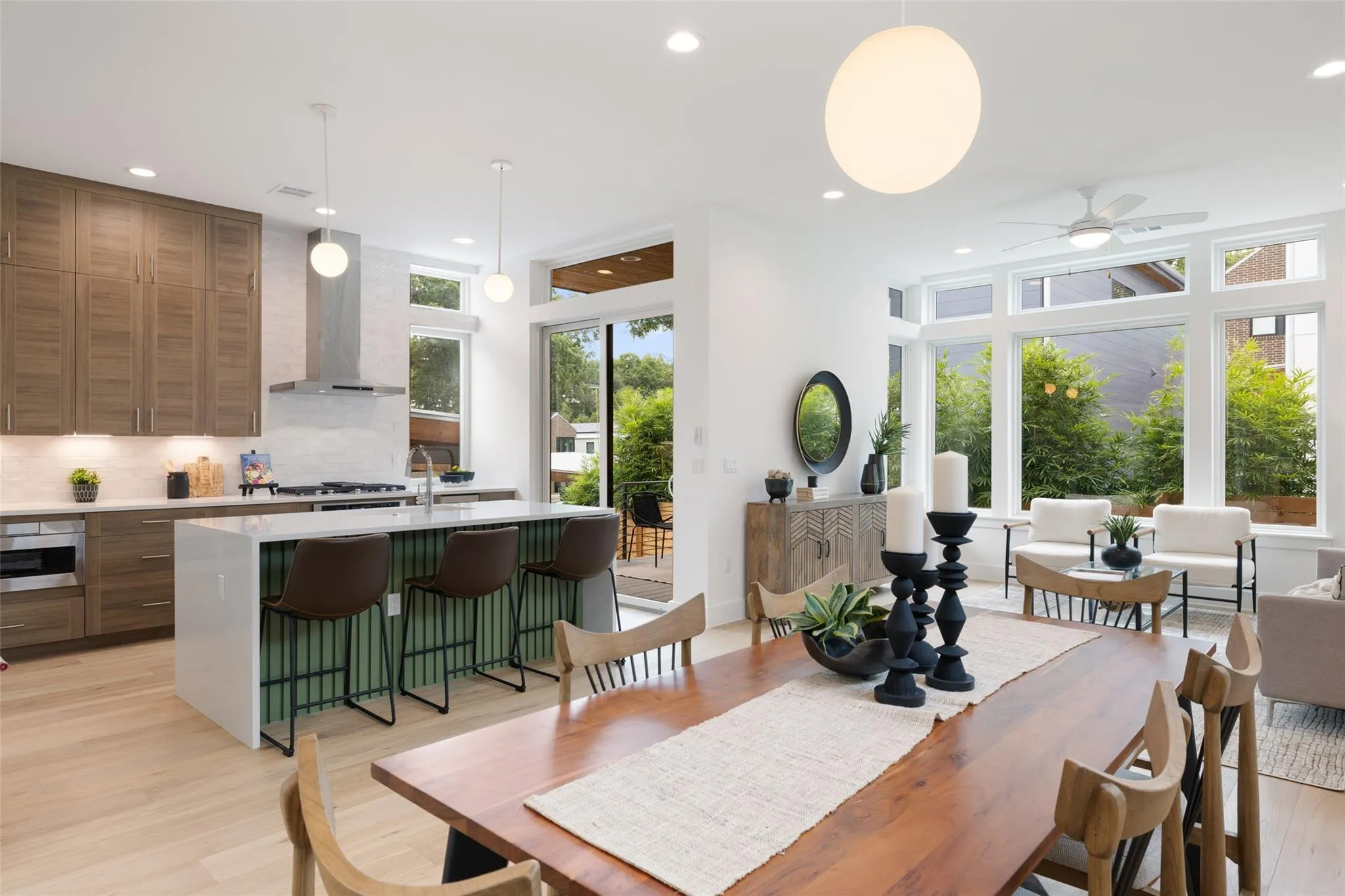 Photo of 900 S 2ND ST #21, Austin, 78704