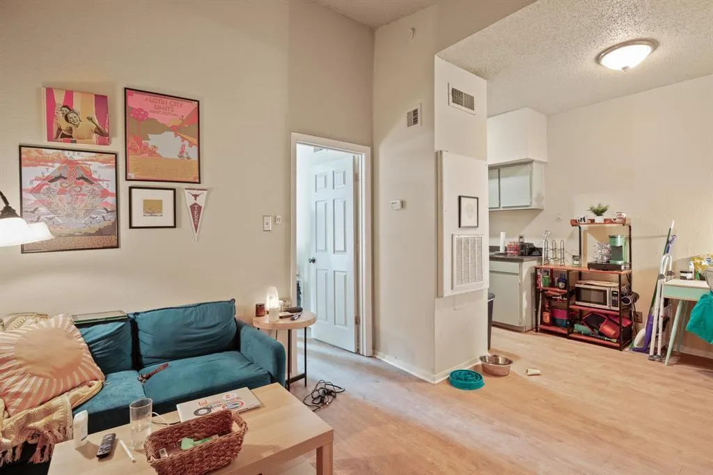 Photo 3 of 2818 NUECES ST #102