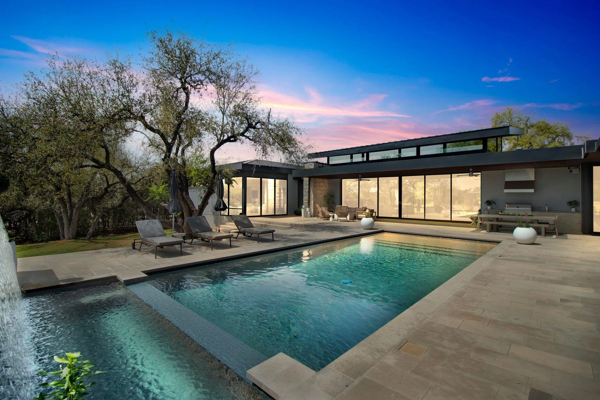 Photo of 4001 VERANO DR, Austin, 78735