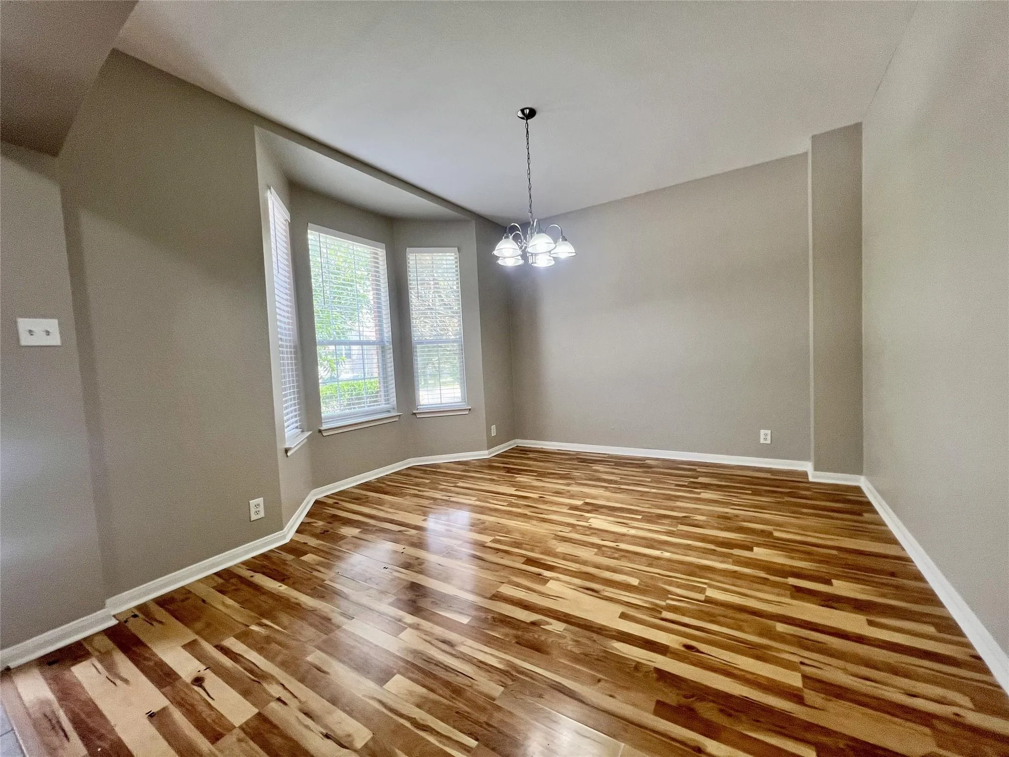 Photo 4 of 1111 GLENDALOUGH DR