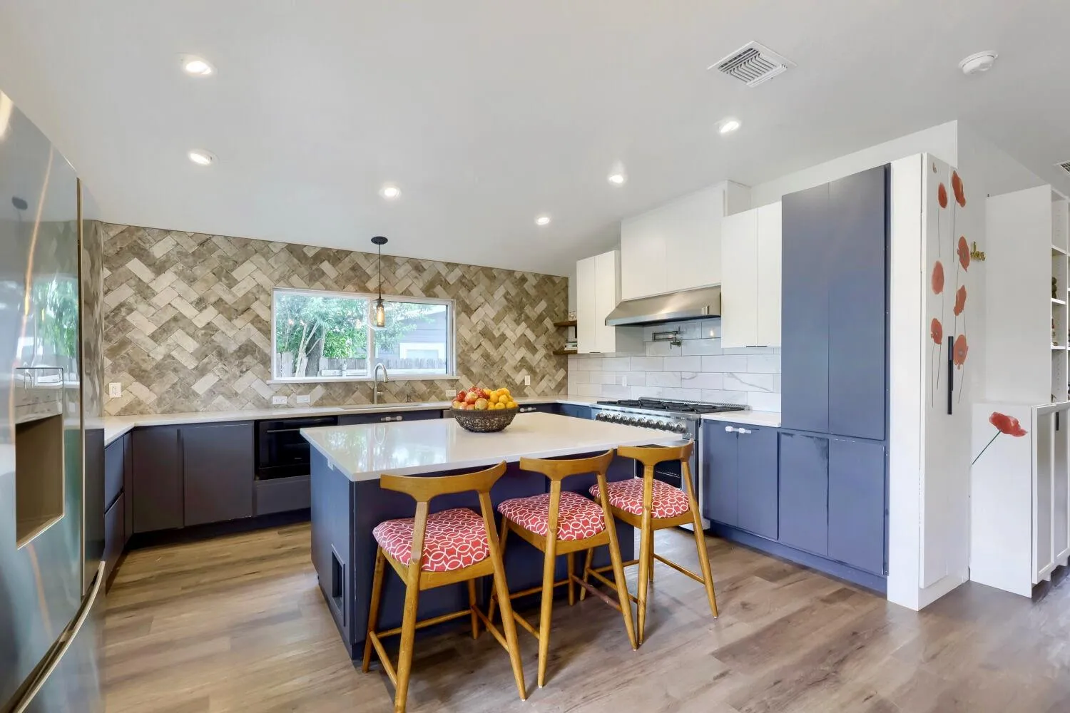 Photo 5 of 205 ROWLAND DR