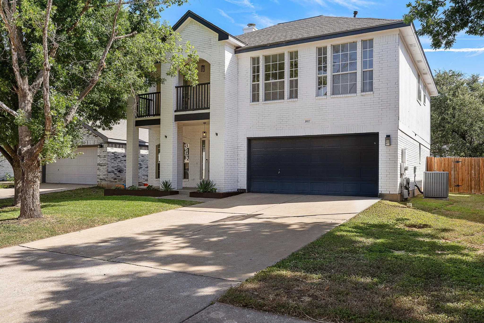 Photo 2 of 3817 TAILFEATHER DR