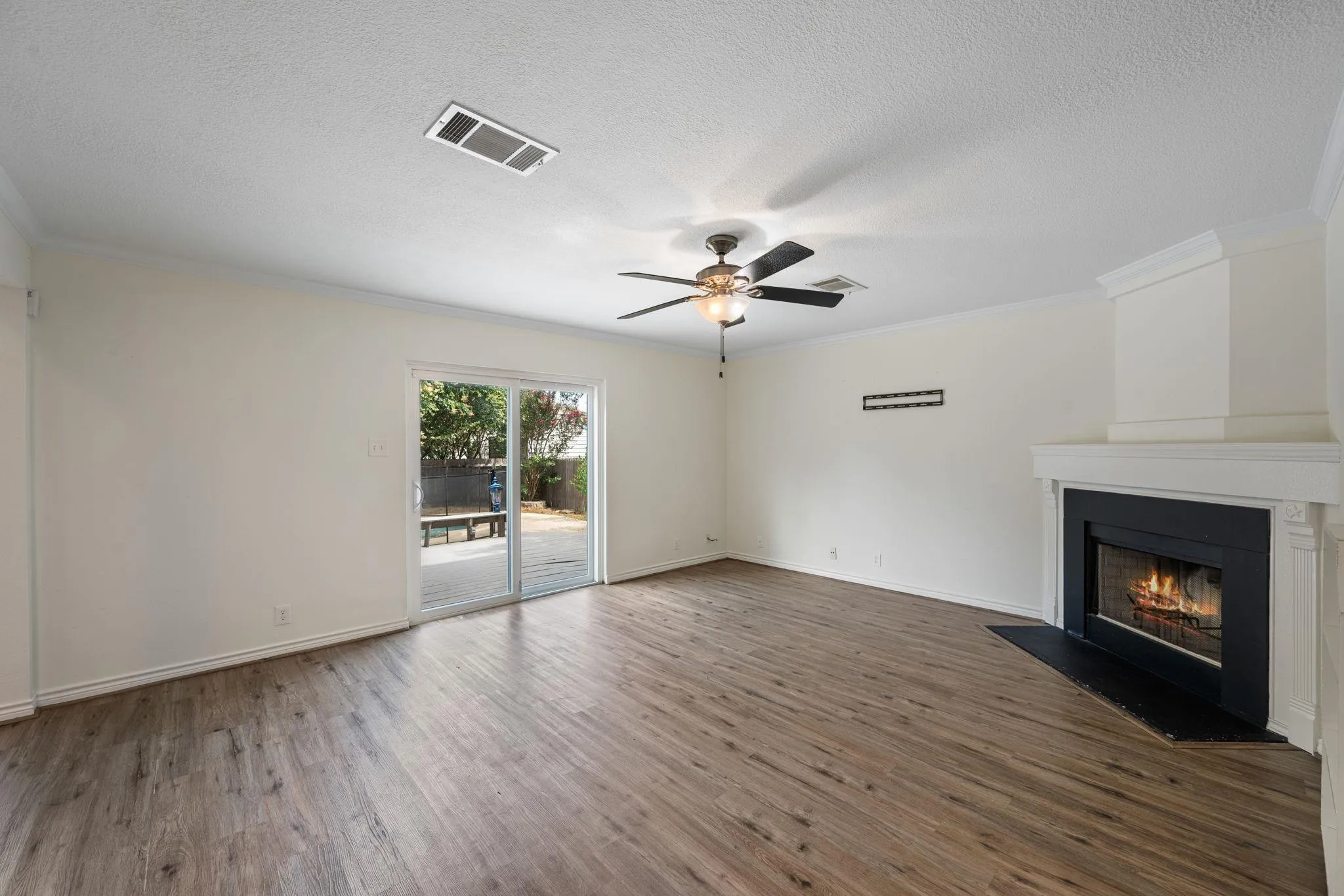 Photo 5 of 2114 MILAN DR