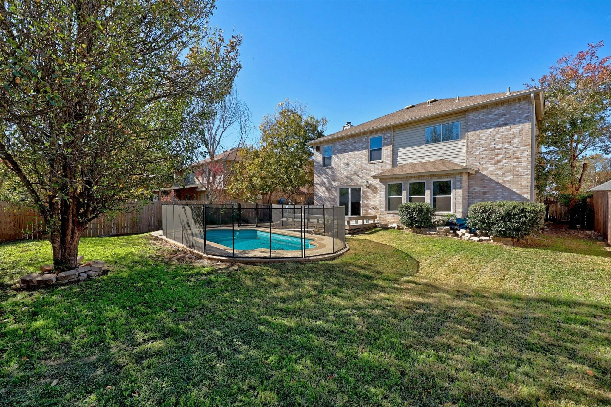 Photo 3 of 2114 MILAN DR
